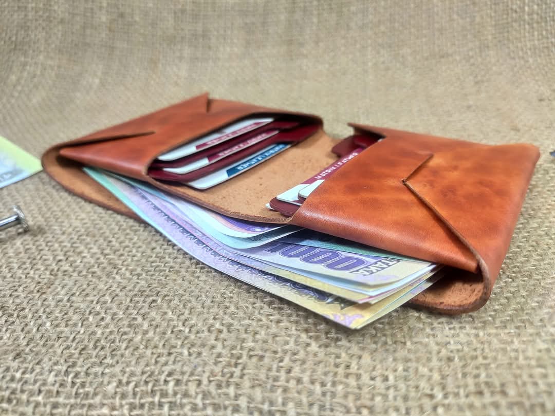 OriVault — Handmade Origamic Vertical Bi-Fold Wallet (WC-V1)