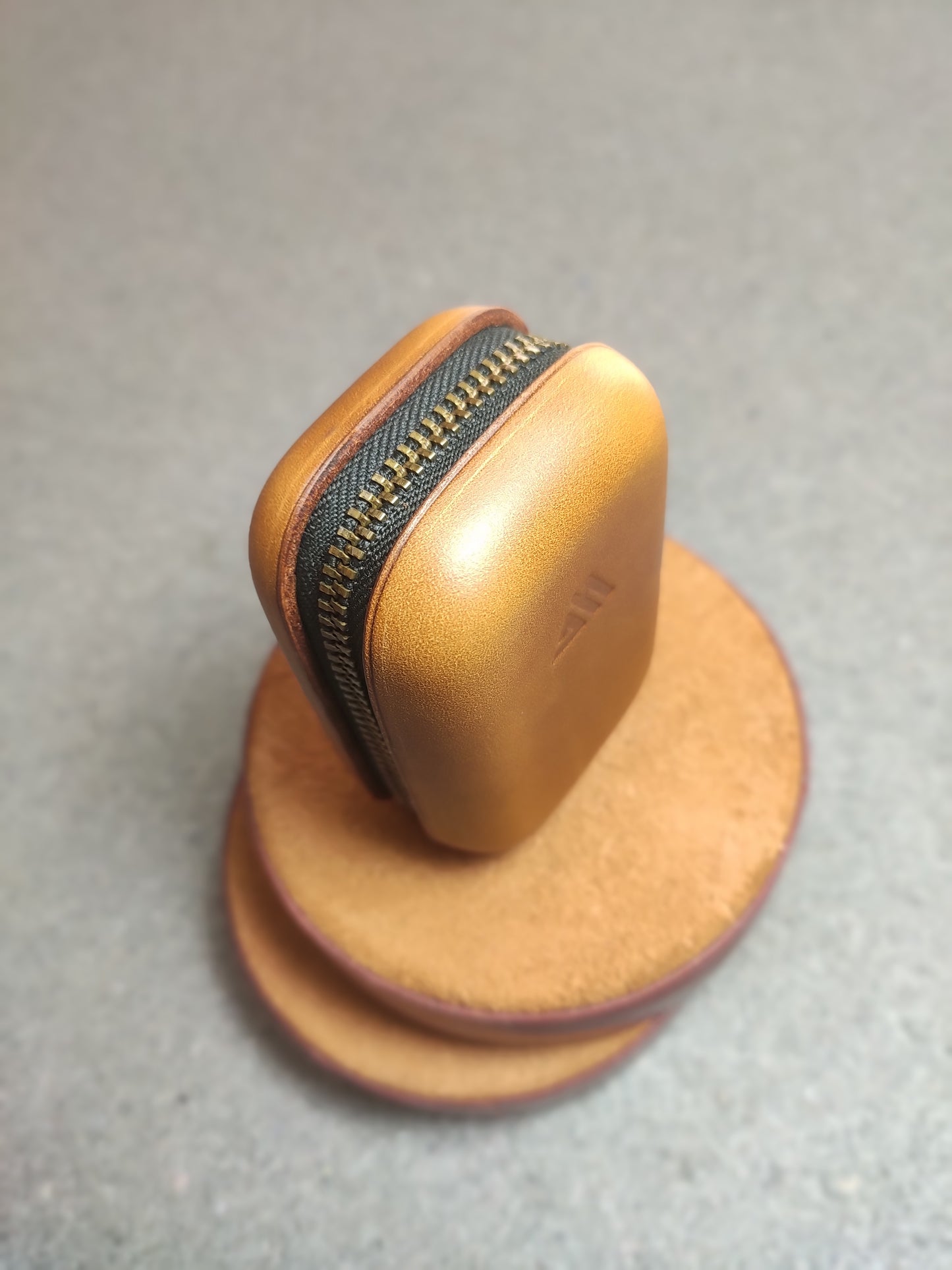 The Pexo — A Tiny Vault with Timeless Craft (WC-K1)