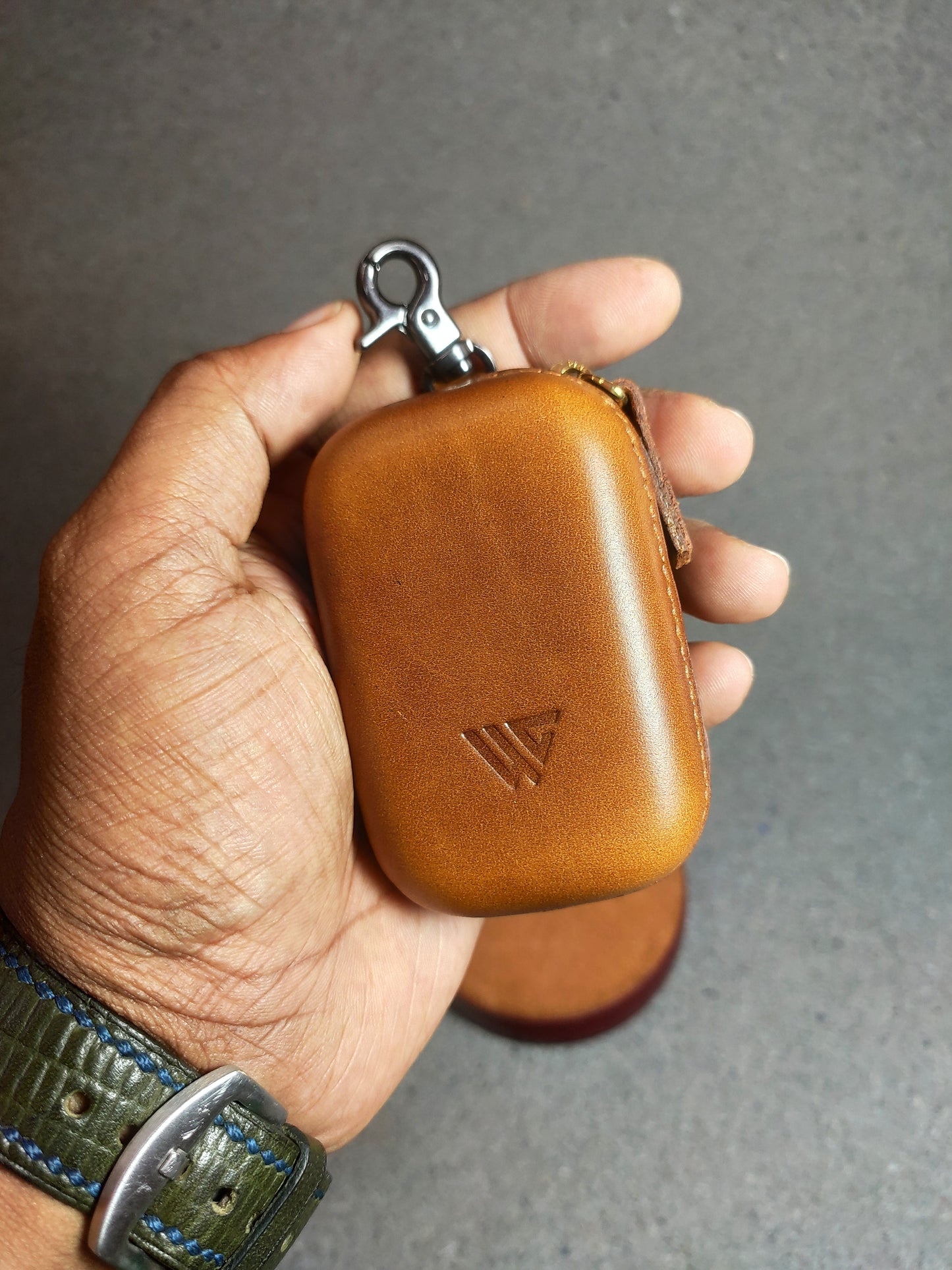 The Pexo — A Tiny Vault with Timeless Craft (WC-K1)