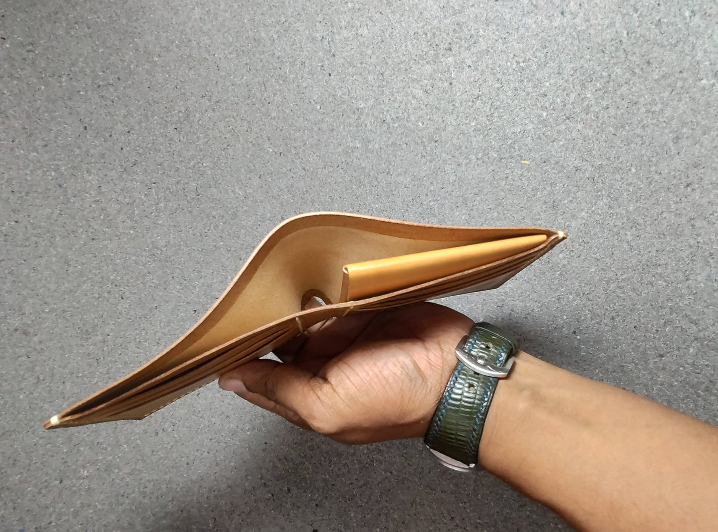 Handmade Bi-Fold Wallet (WC-C33)