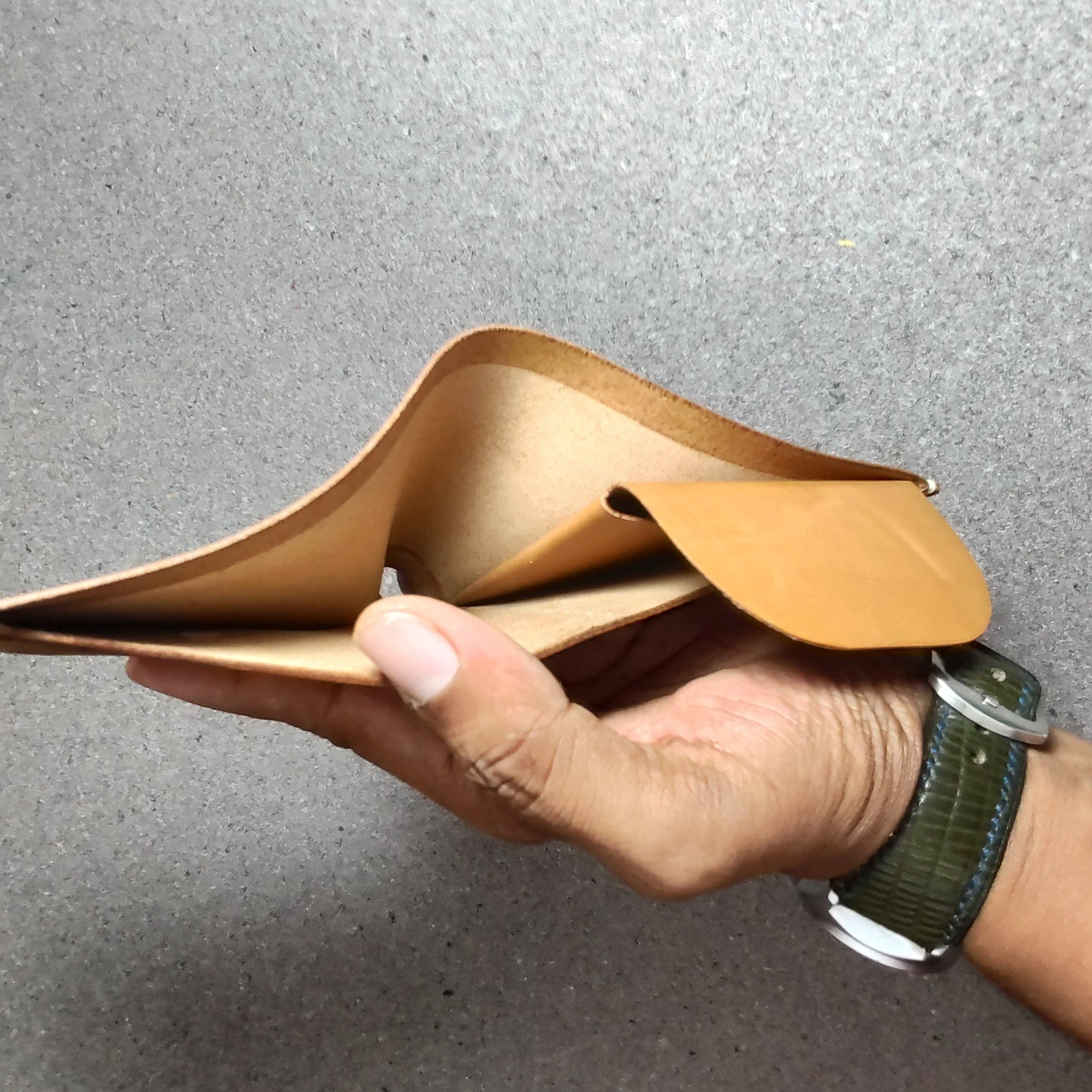 Handmade Bi-Fold Wallet (WC-C33)
