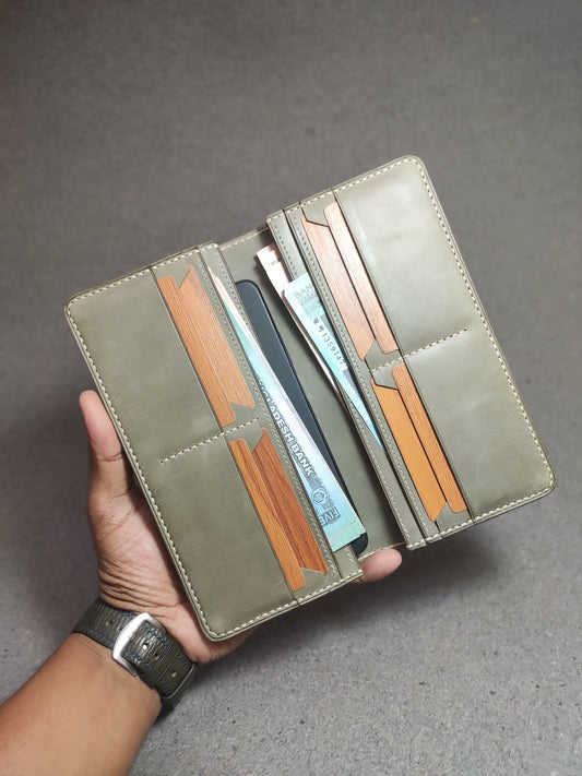 Sagehold — Crafted for the Thoughtful Carrier (WC-L19)