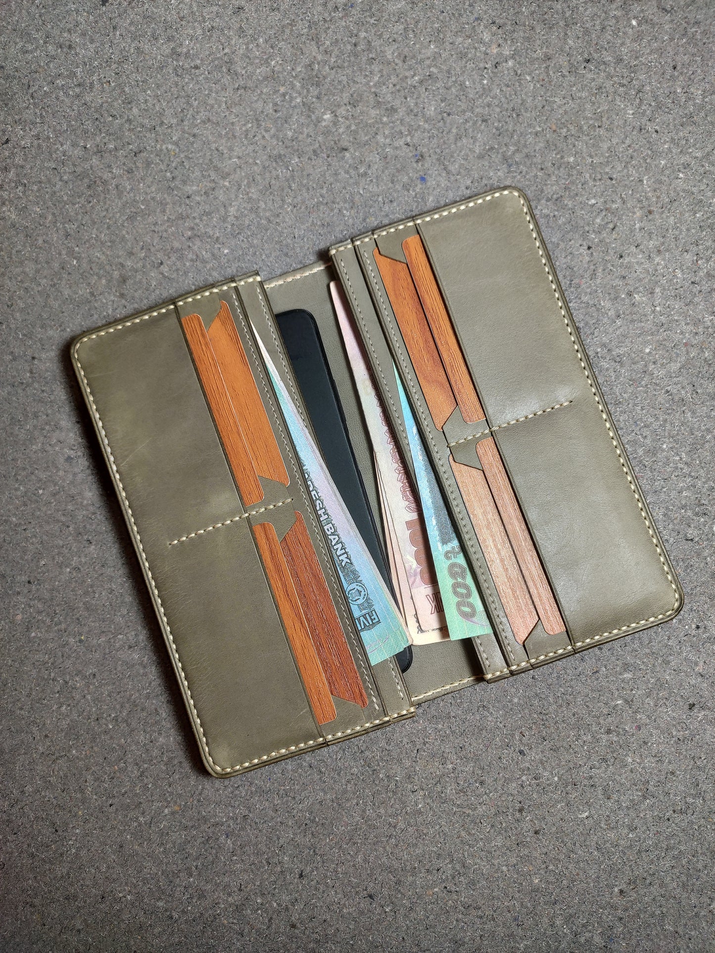 Sagehold — Crafted for the Thoughtful Carrier (WC-L19)