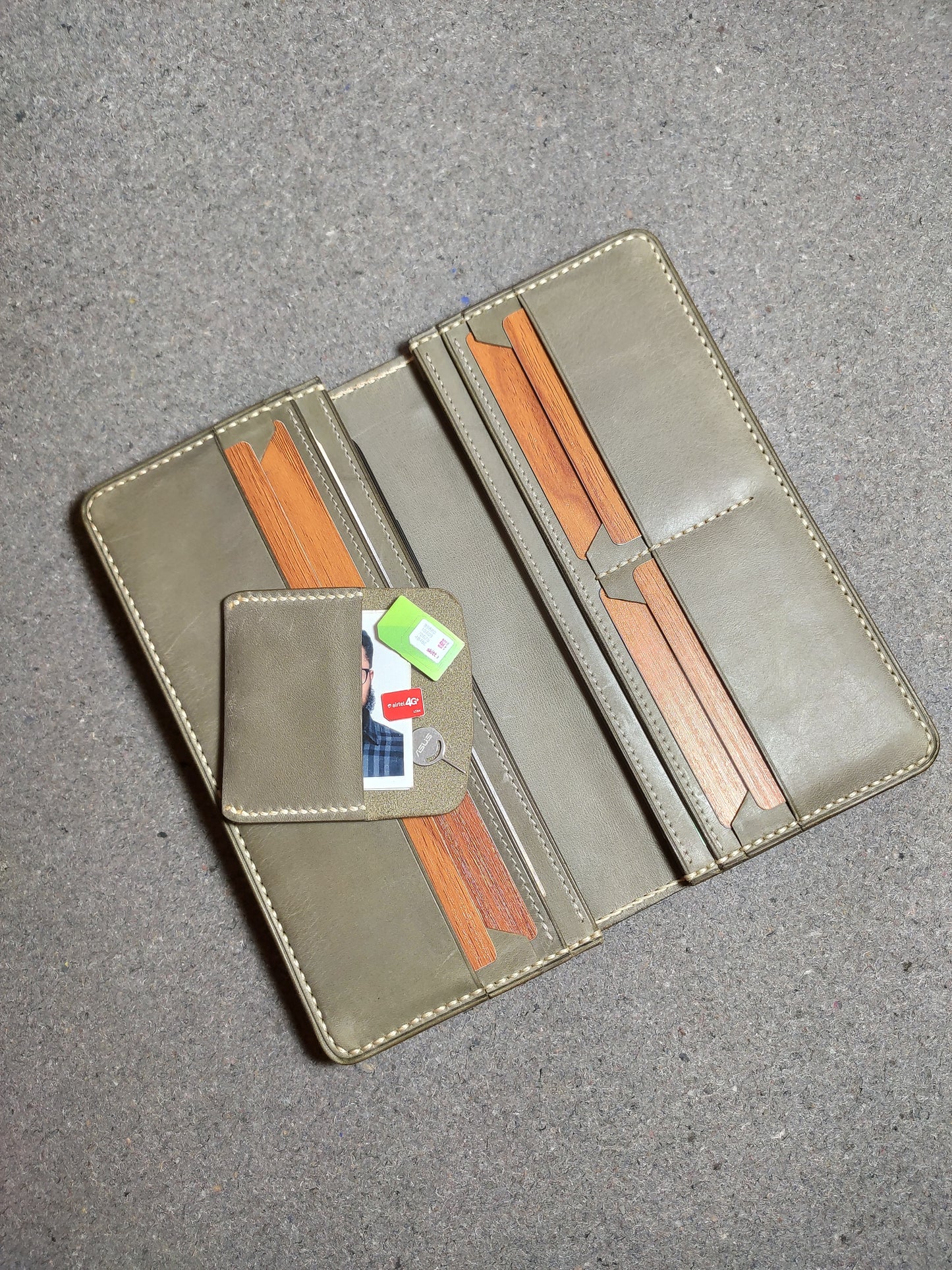 Sagehold — Crafted for the Thoughtful Carrier (WC-L19)