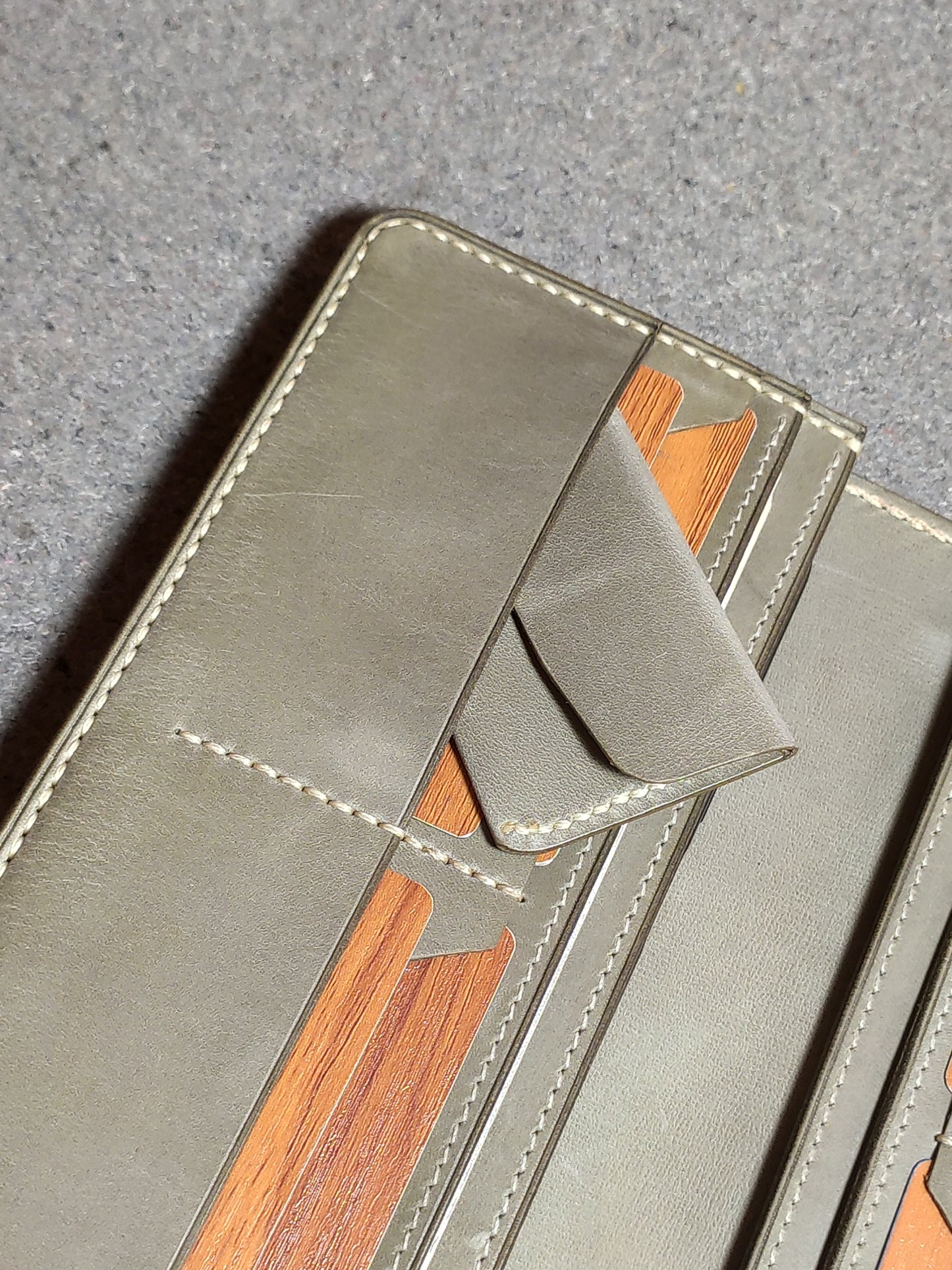 Sagehold — Crafted for the Thoughtful Carrier (WC-L19)