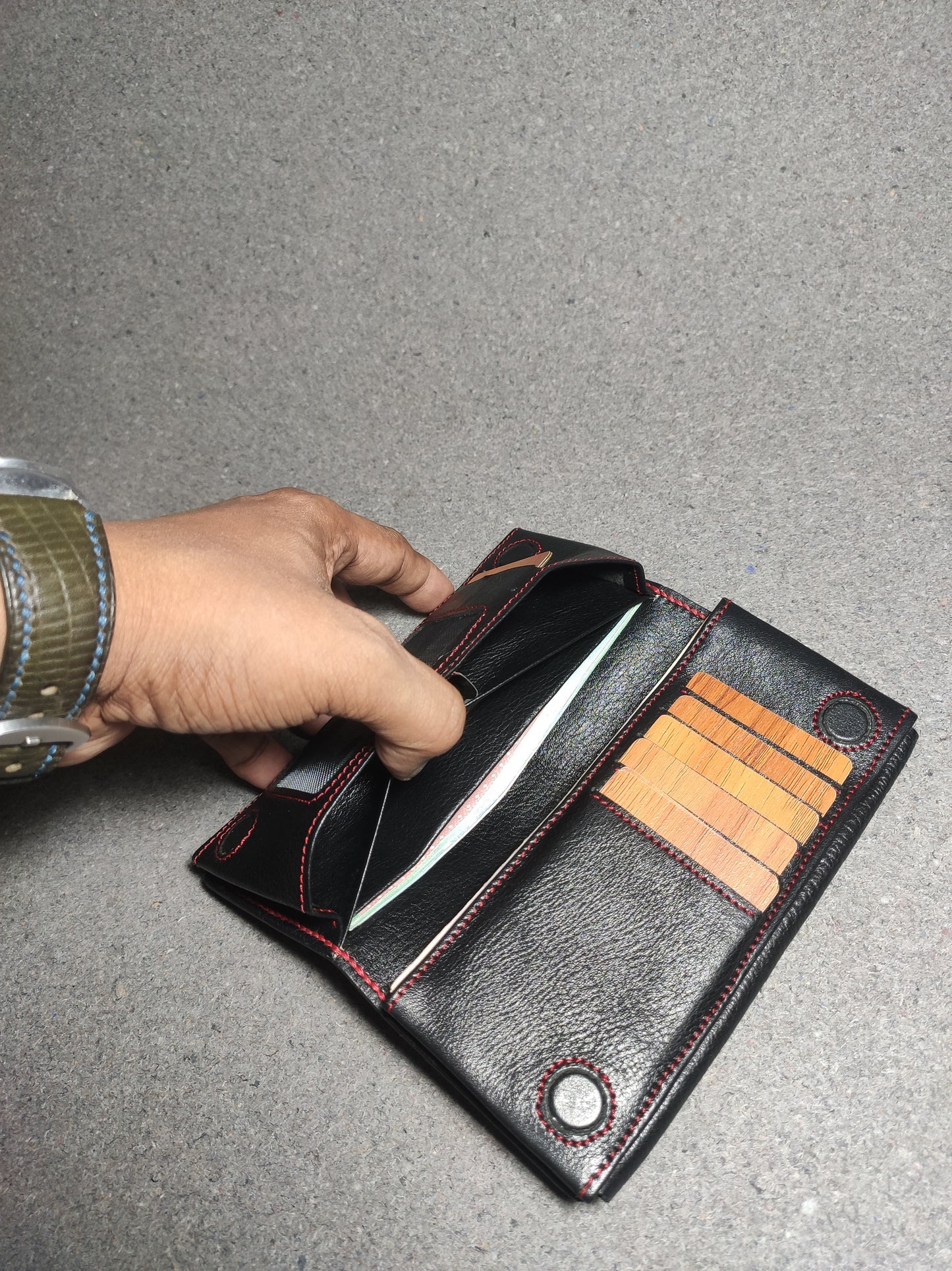 Minima — Elegance in the Palm (WC-L22)