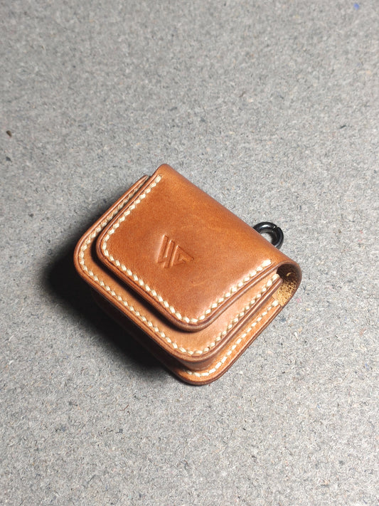 Aeris — The TWS Pouch That Speaks in Silence (WC-E1)