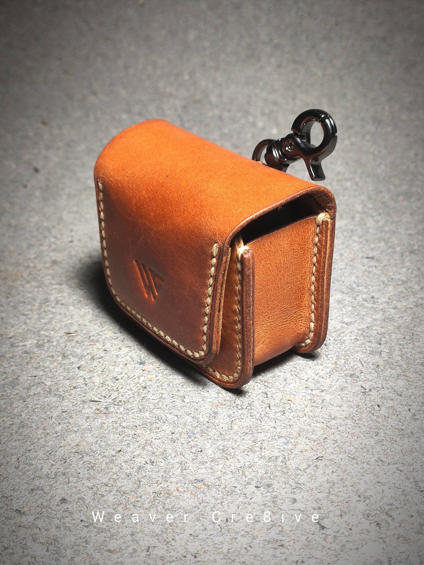Aeris — The TWS Pouch That Speaks in Silence (WC-E1)
