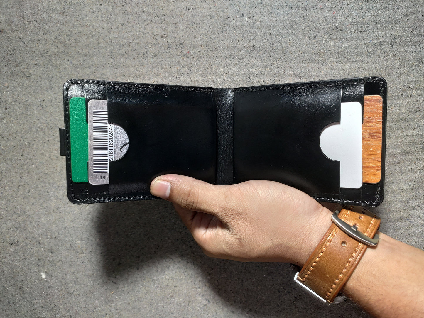 Noir Glide — The Sleek Smart-Pull Wallet (WC-C41)