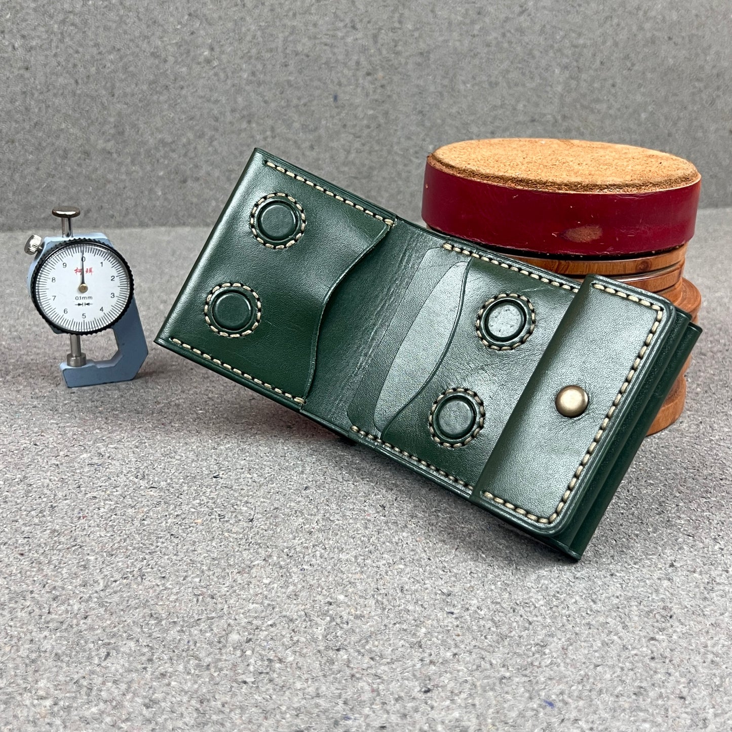 Frozzy — Where Comfort Meets Compact (WC-C42)