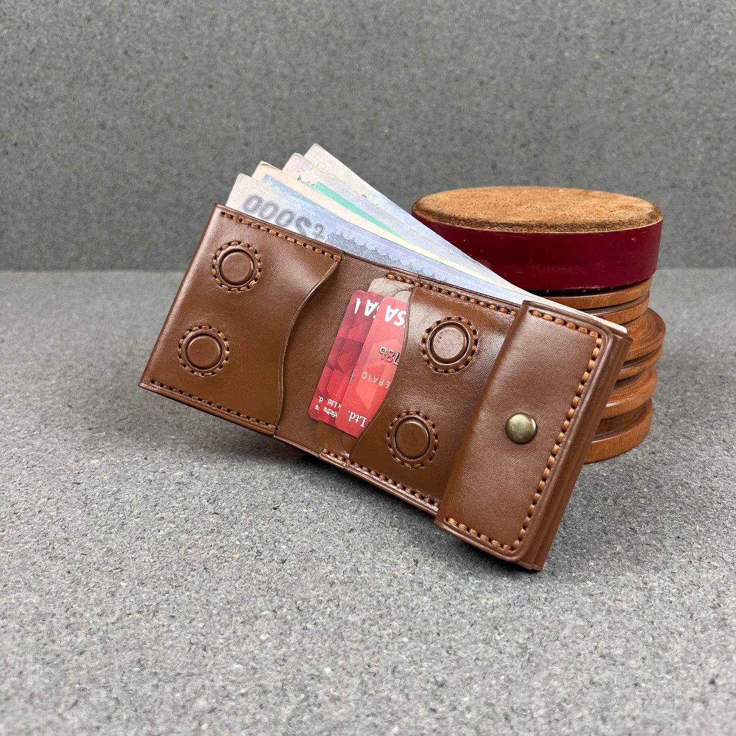 Frozzy — Where Comfort Meets Compact (WC-C42)
