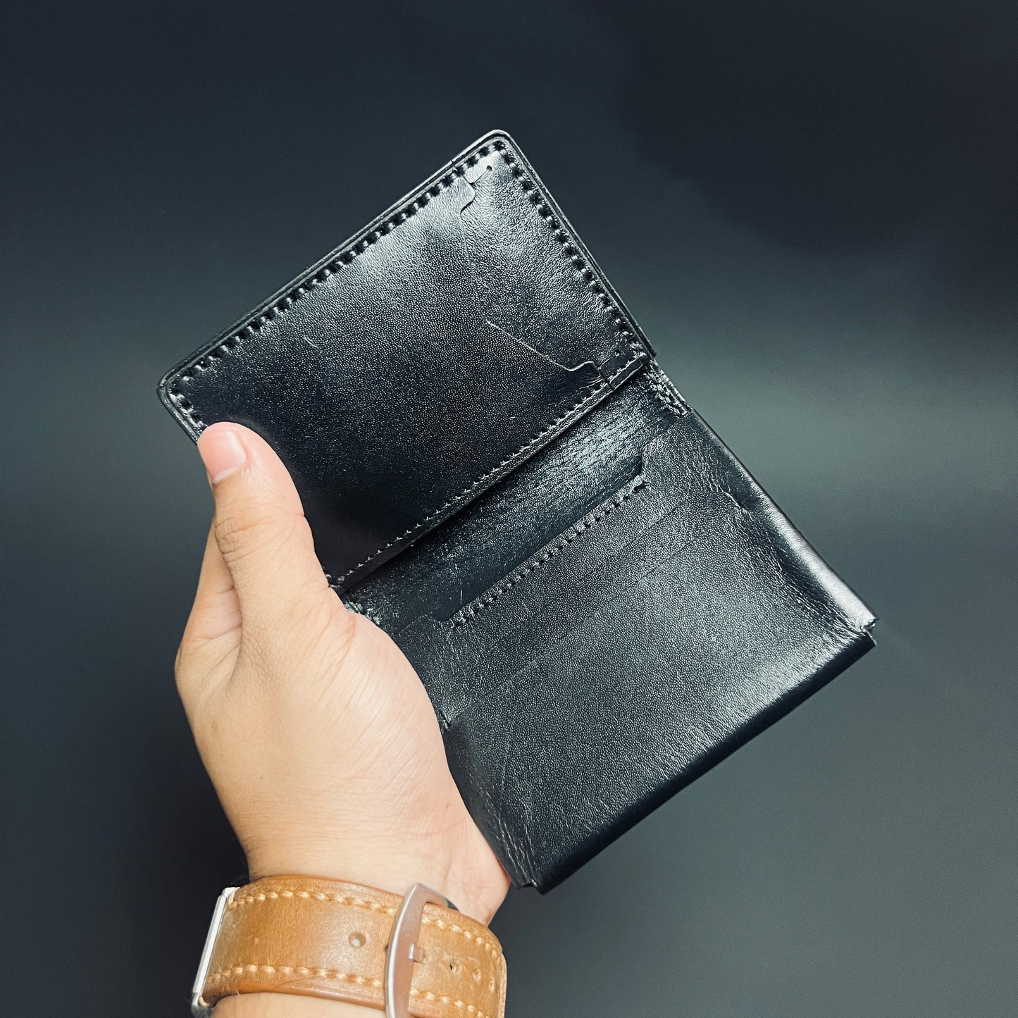 Folden — The Vertical Keeper of Essentials (WC-V18)