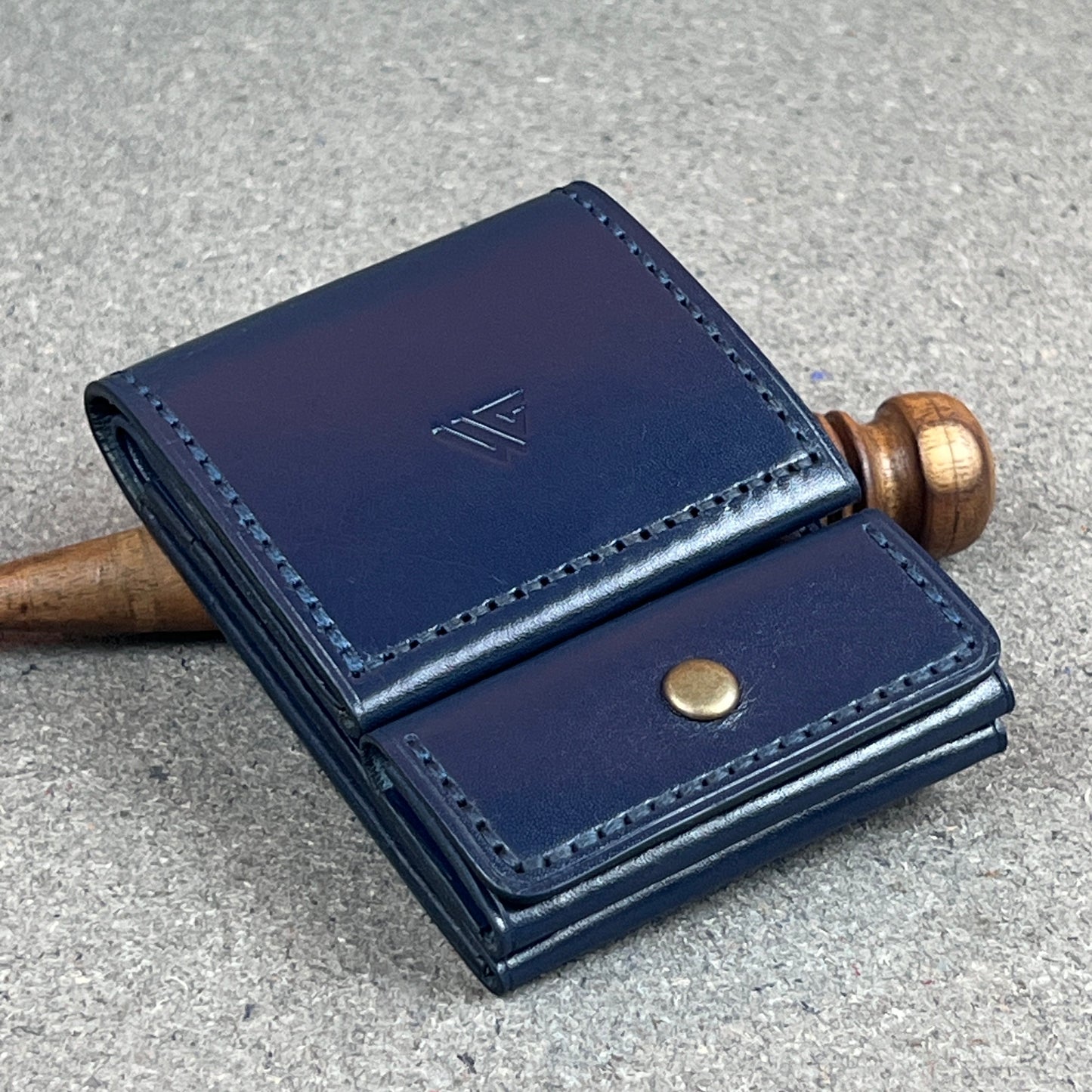 Frozzy — Where Comfort Meets Compact (WC-C42)