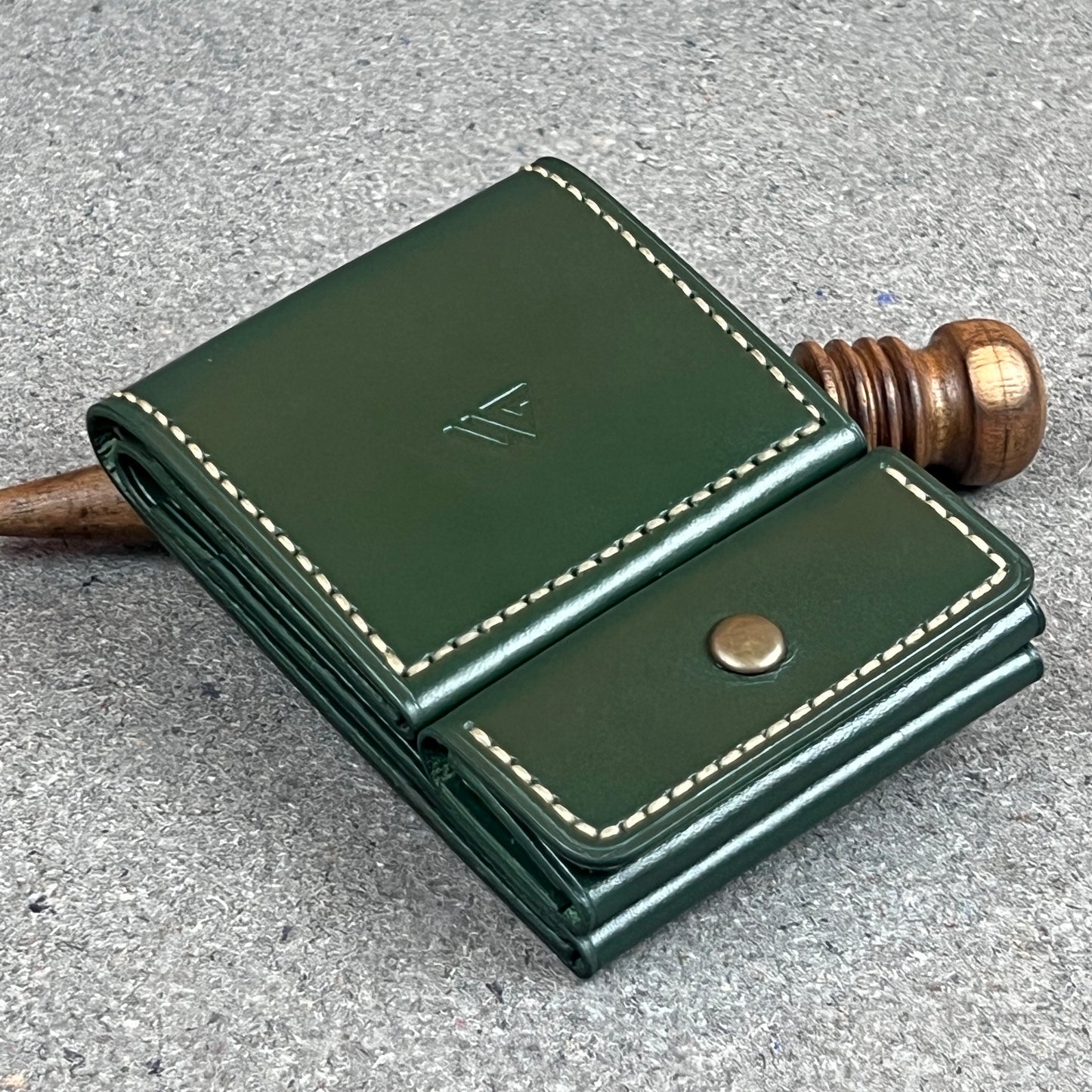 Frozzy — Where Comfort Meets Compact (WC-C42)