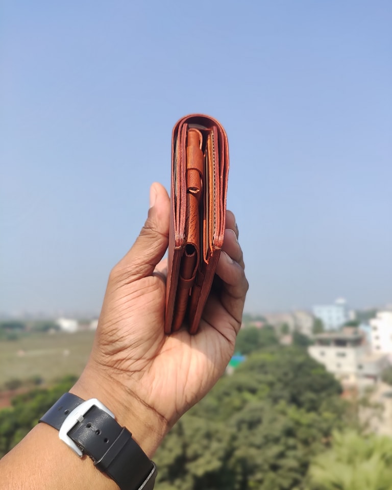 Gliese — Where Structure Meets Soul (WC-C3)