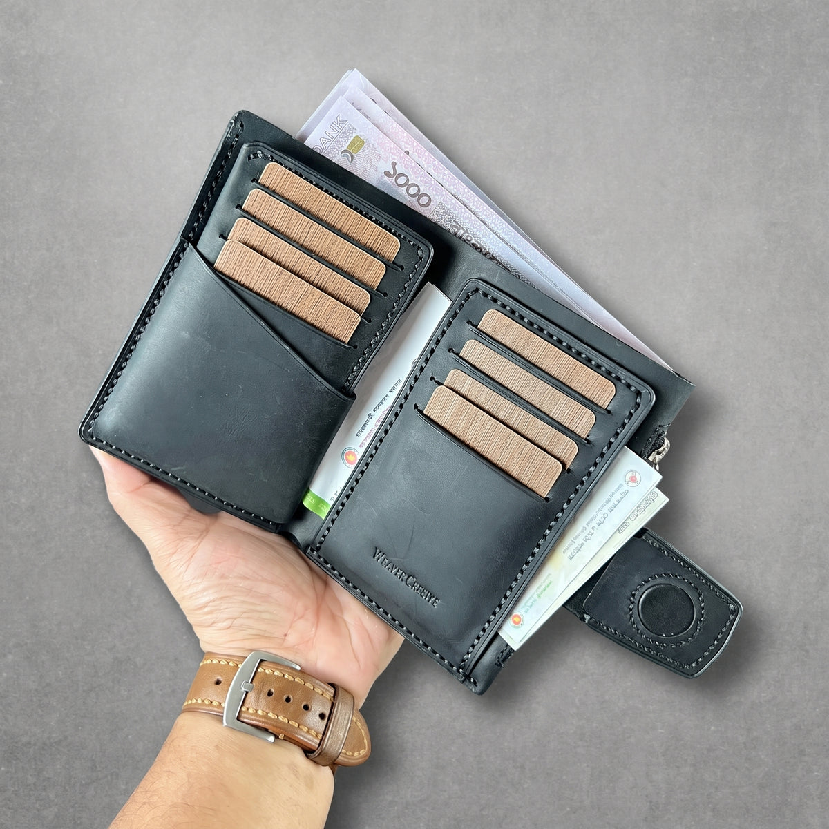 Vaulta — Vertical Bi-Fold Wallet (WC-V4)