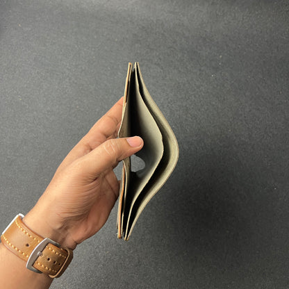 Ravelo — The Bold Fold (WC-V12)