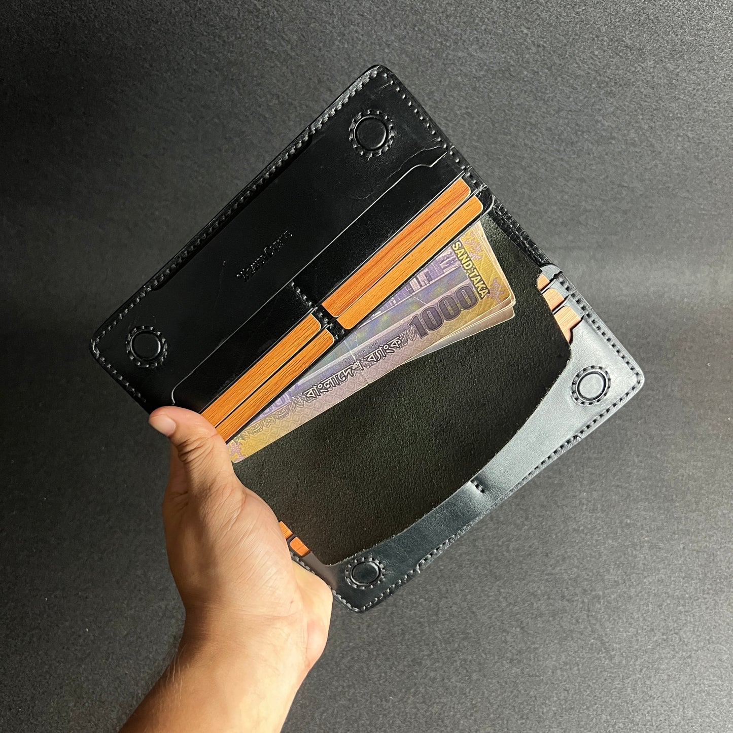 Elvra — Crafted for the Long Days (WC-L16)