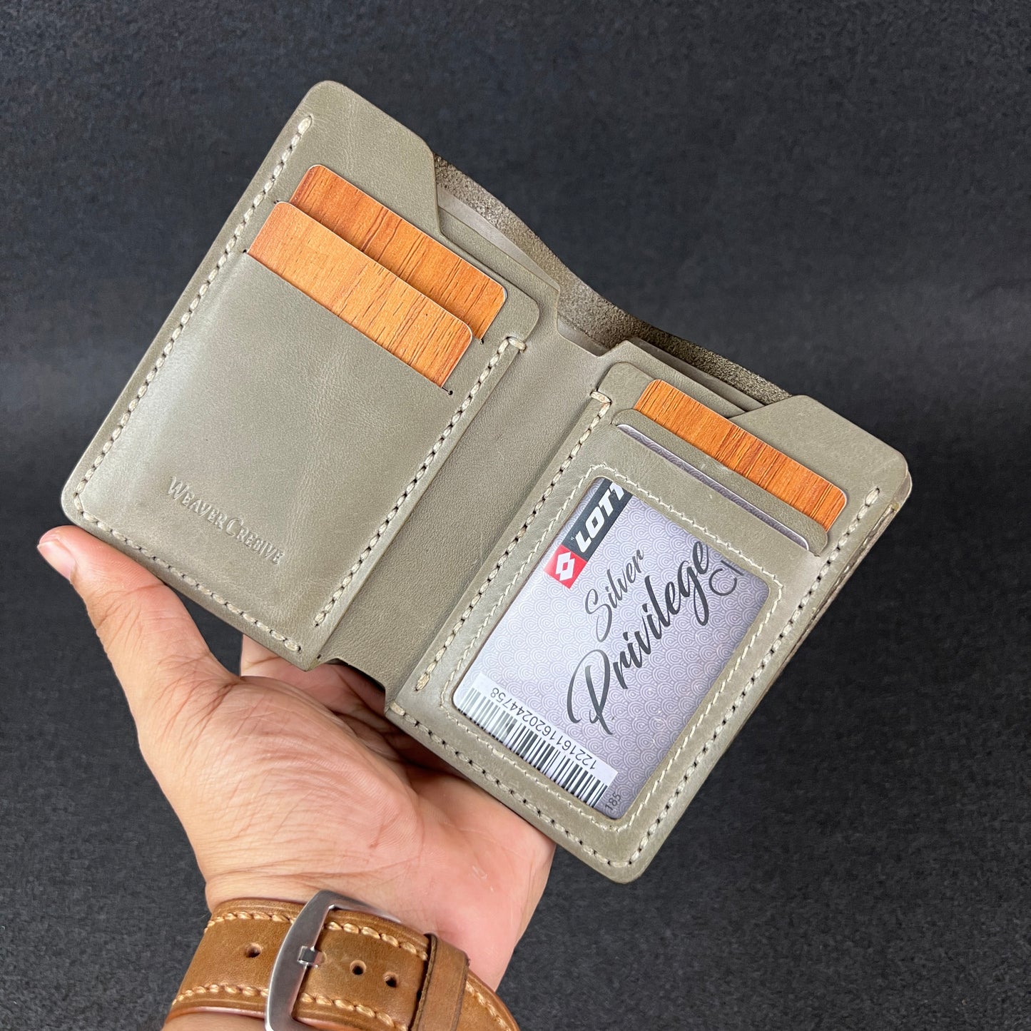 Ravelo — The Bold Fold (WC-V12)