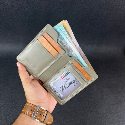 Ravelo — The Bold Fold (WC-V12)