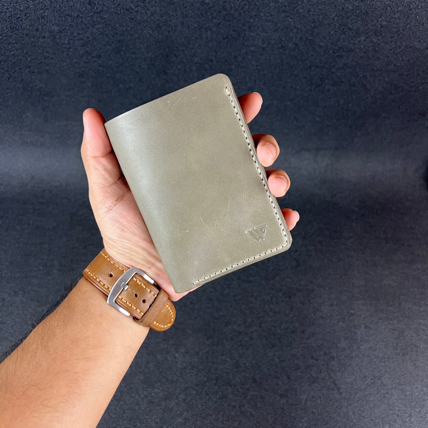 Ravelo — The Bold Fold (WC-V12)