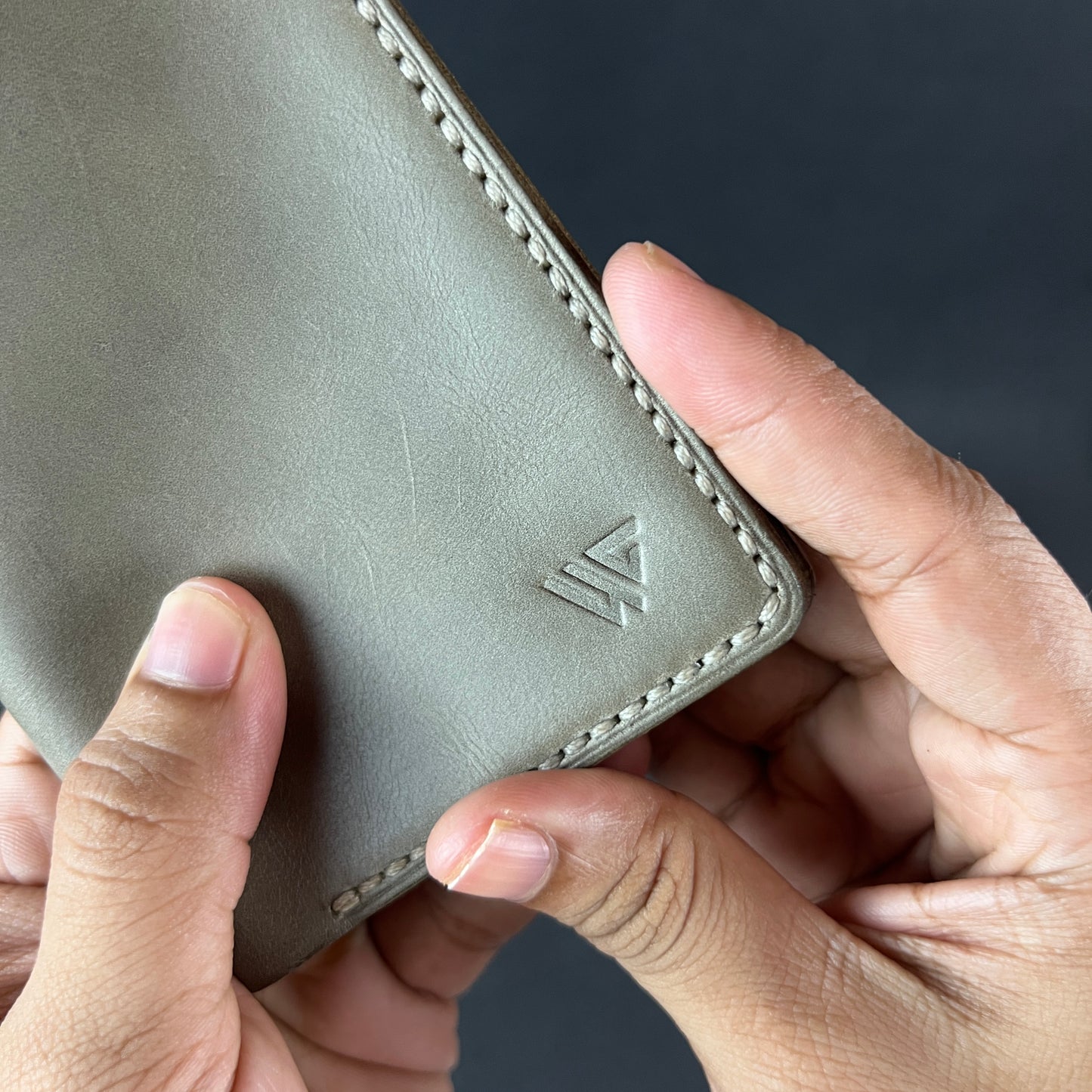 Ravelo — The Bold Fold (WC-V12)