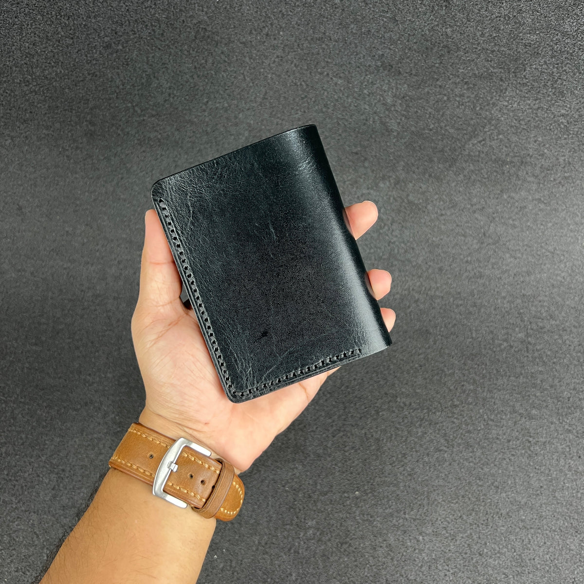 Ravelo — Vertical Bi-Fold Wallet (WC-V12)