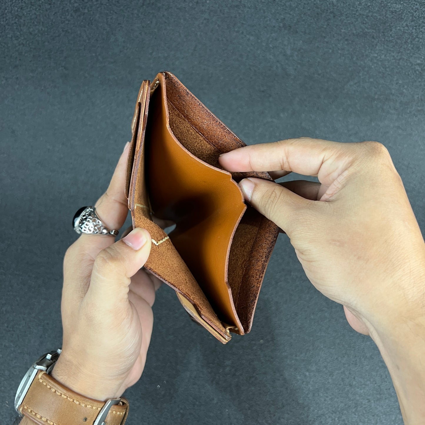 Ravelo — The Bold Fold (WC-V12)