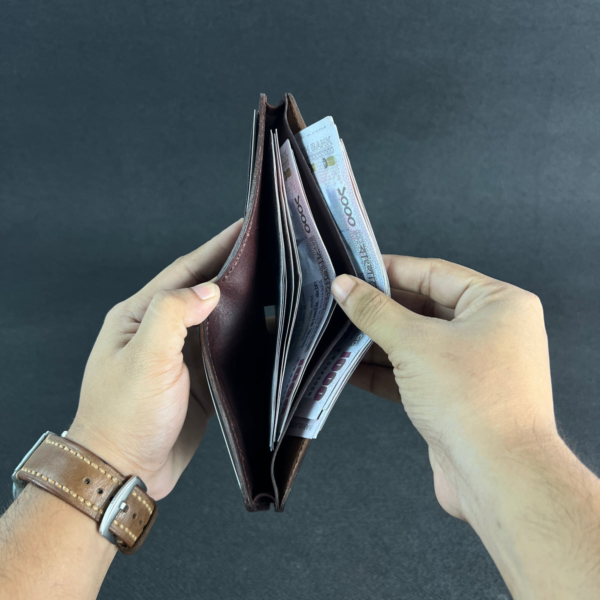 Kroven — Classic Bi-Fold Wallet (WC-C5)