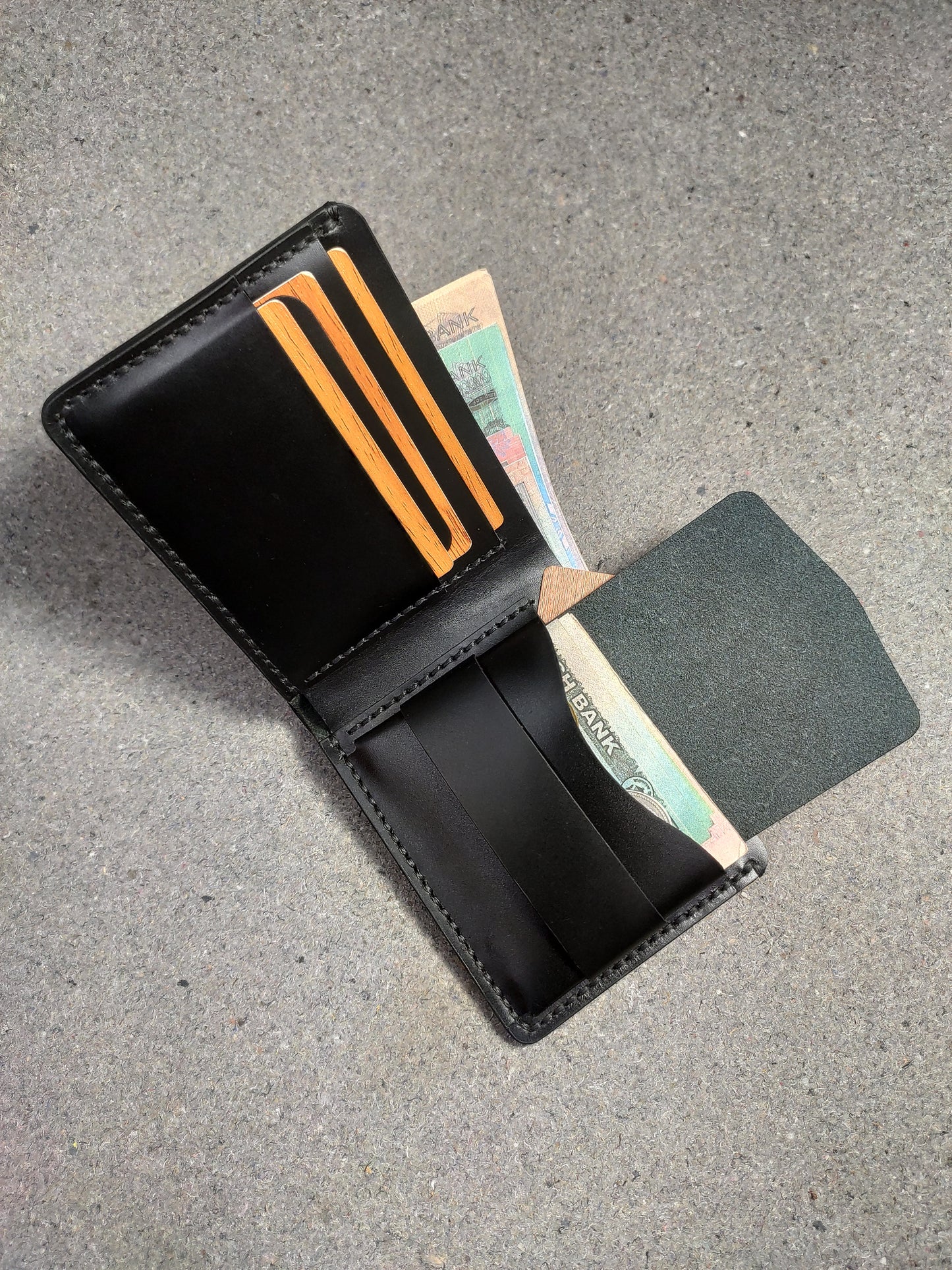 Duskline — The Refined Bi-Fold Wallet (WC-C34)