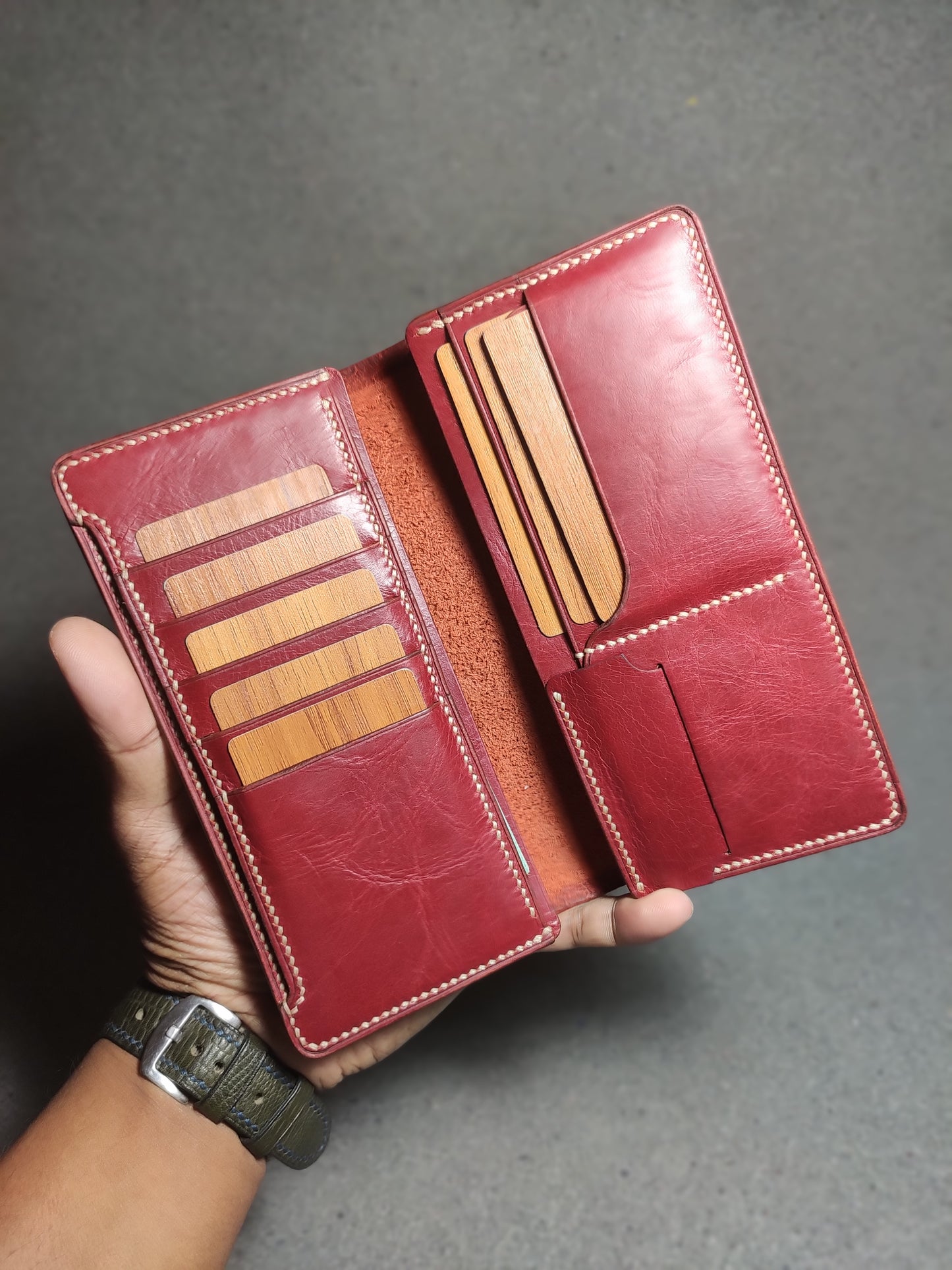 Aurelio — Where Elegance Organizes Effortlessly (WC-WL21)