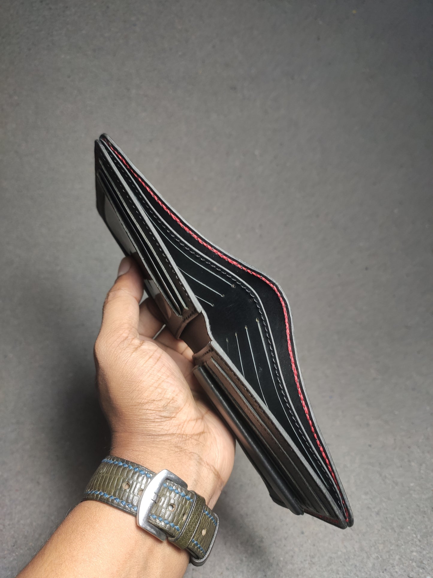 Verto — Classic Handcrafted Bi-Fold Wallet (WC-C39)