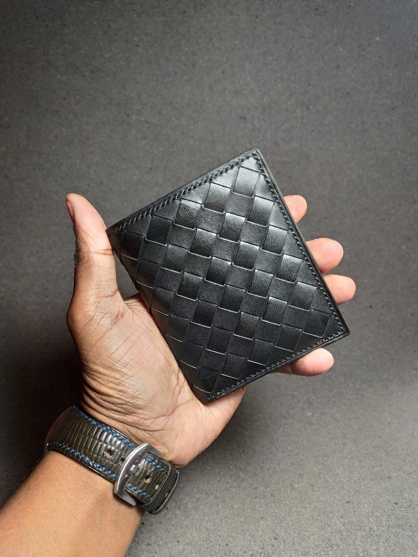 Noir Grid — The Textured Bi-Fold Wallet (WC-V5)