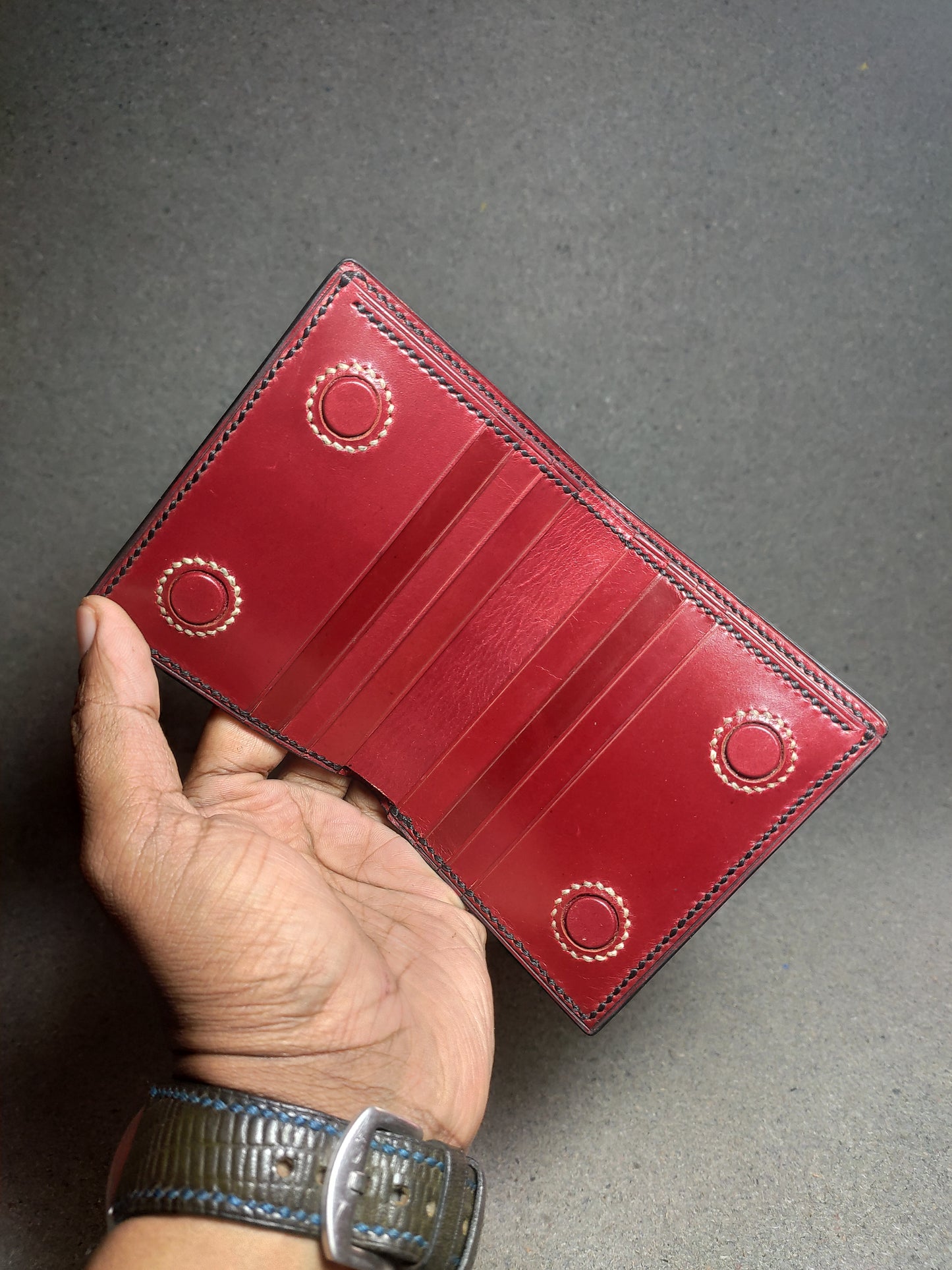 Noir Grid — The Textured Bi-Fold Wallet (WC-V5)