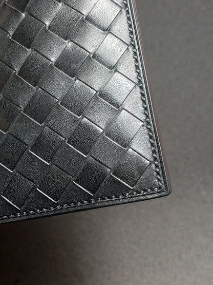 Noir Grid — The Textured Bi-Fold Wallet (WC-V5)