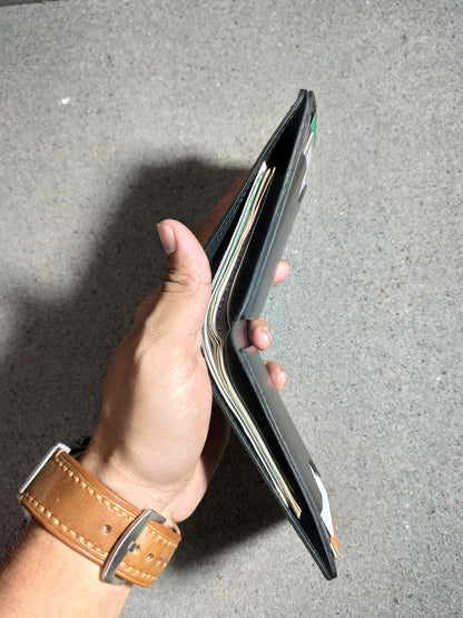 Noir Glide — The Sleek Smart-Pull Wallet (WC-C41)