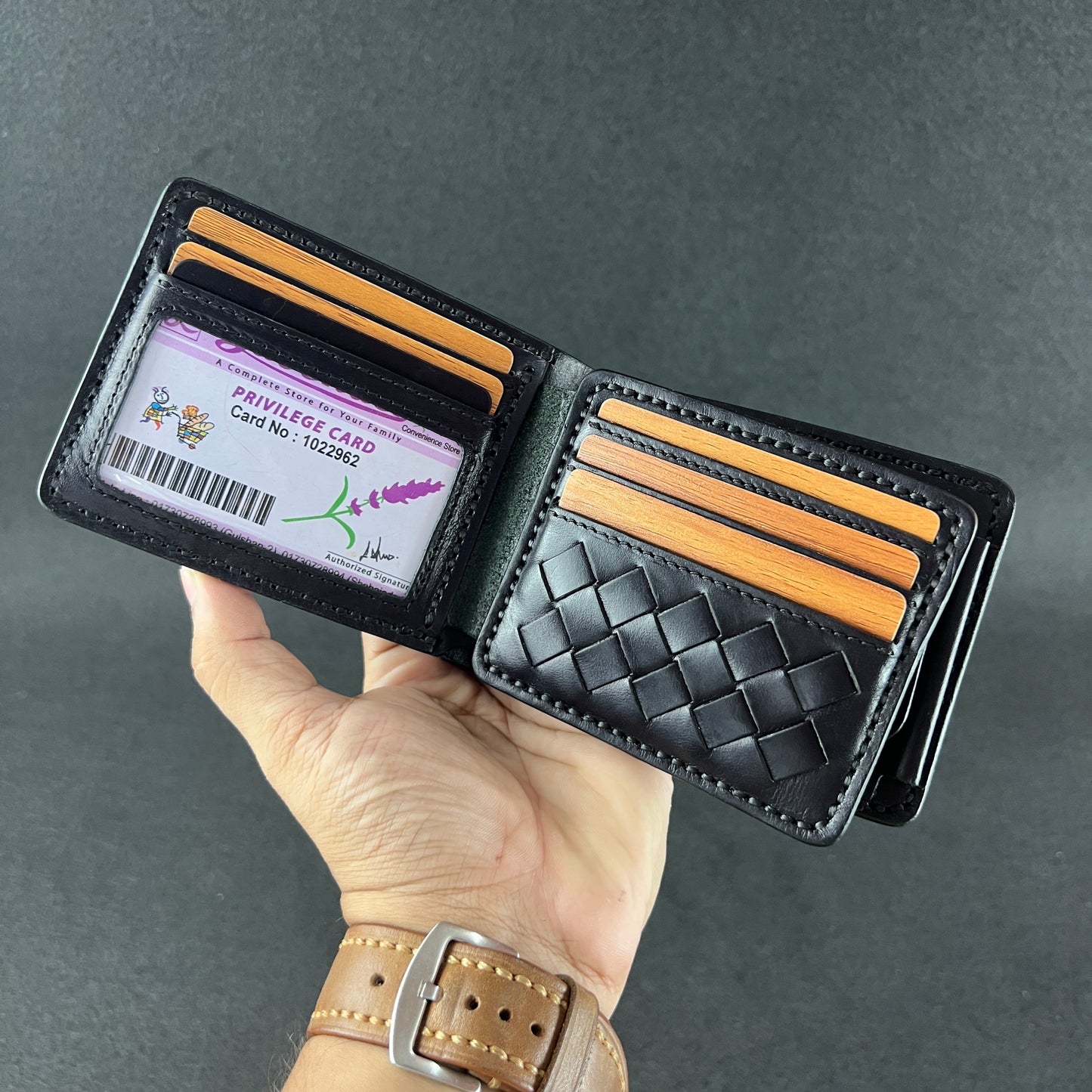 Velin — Woven Charm Meets Everyday Function Model: WC-C25