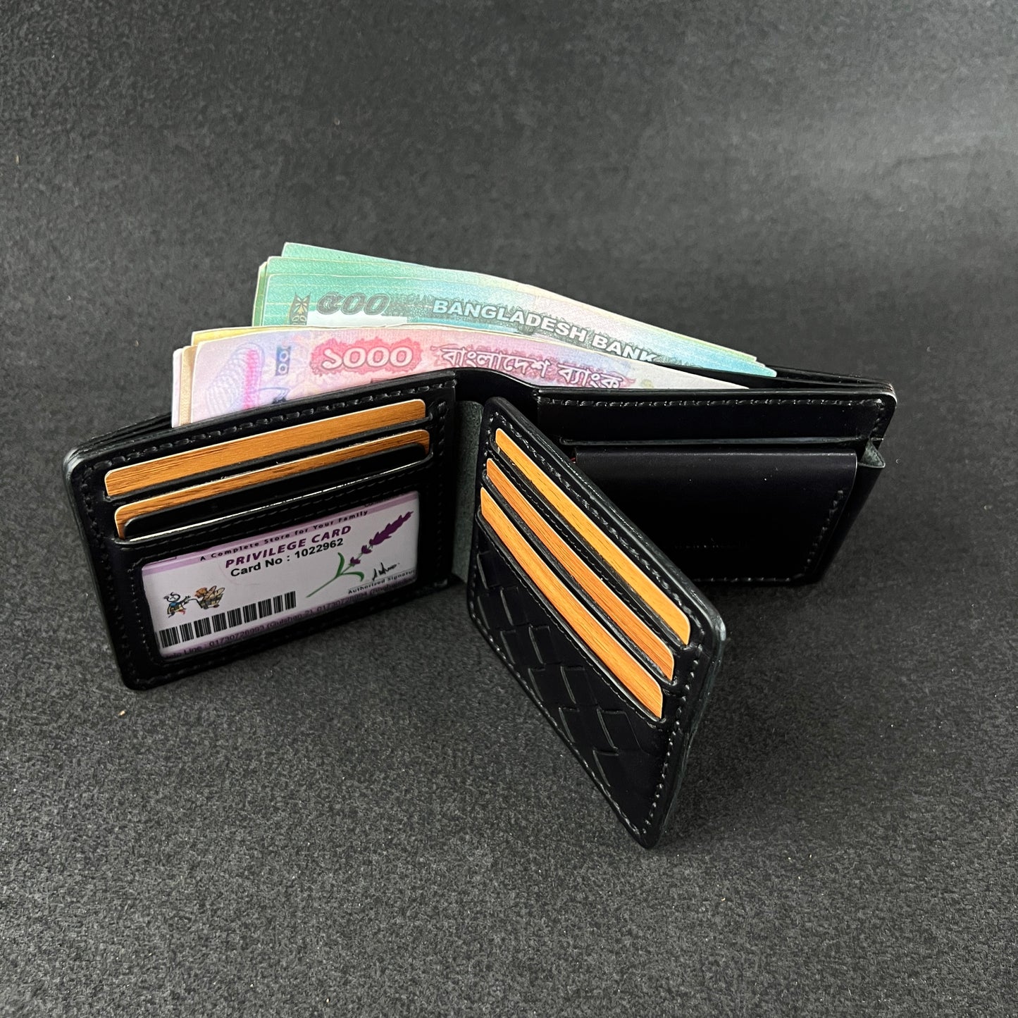 Velin — Woven Charm Meets Everyday Function Model: WC-C25