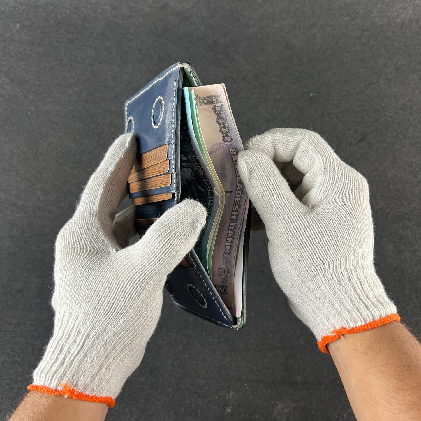 Noir Grid — The Textured Bi-Fold Wallet (WC-V5)