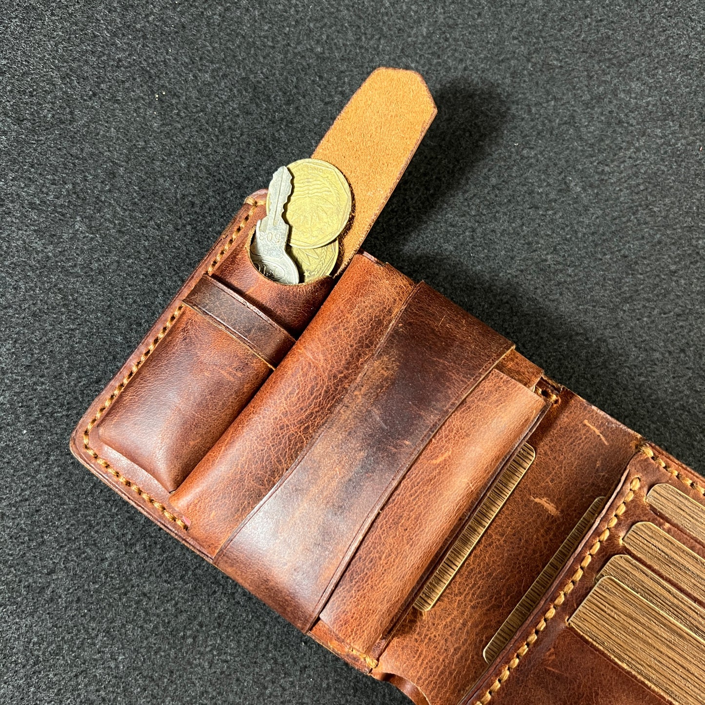 Gliese — Classic Bi-Fold Wallet (WC-C3)