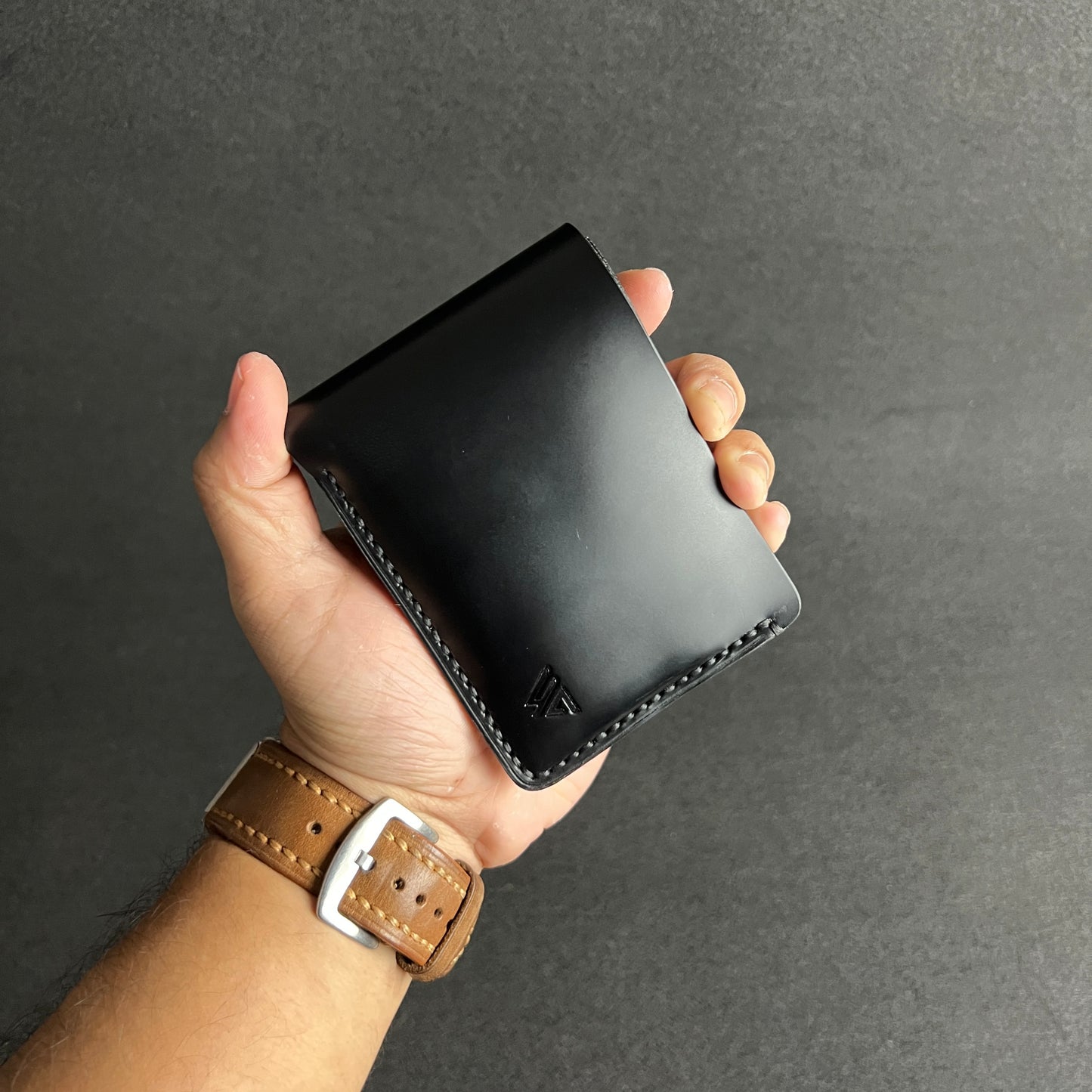 Capsue — Classic Bi-Fold Wallet (WC-C20)