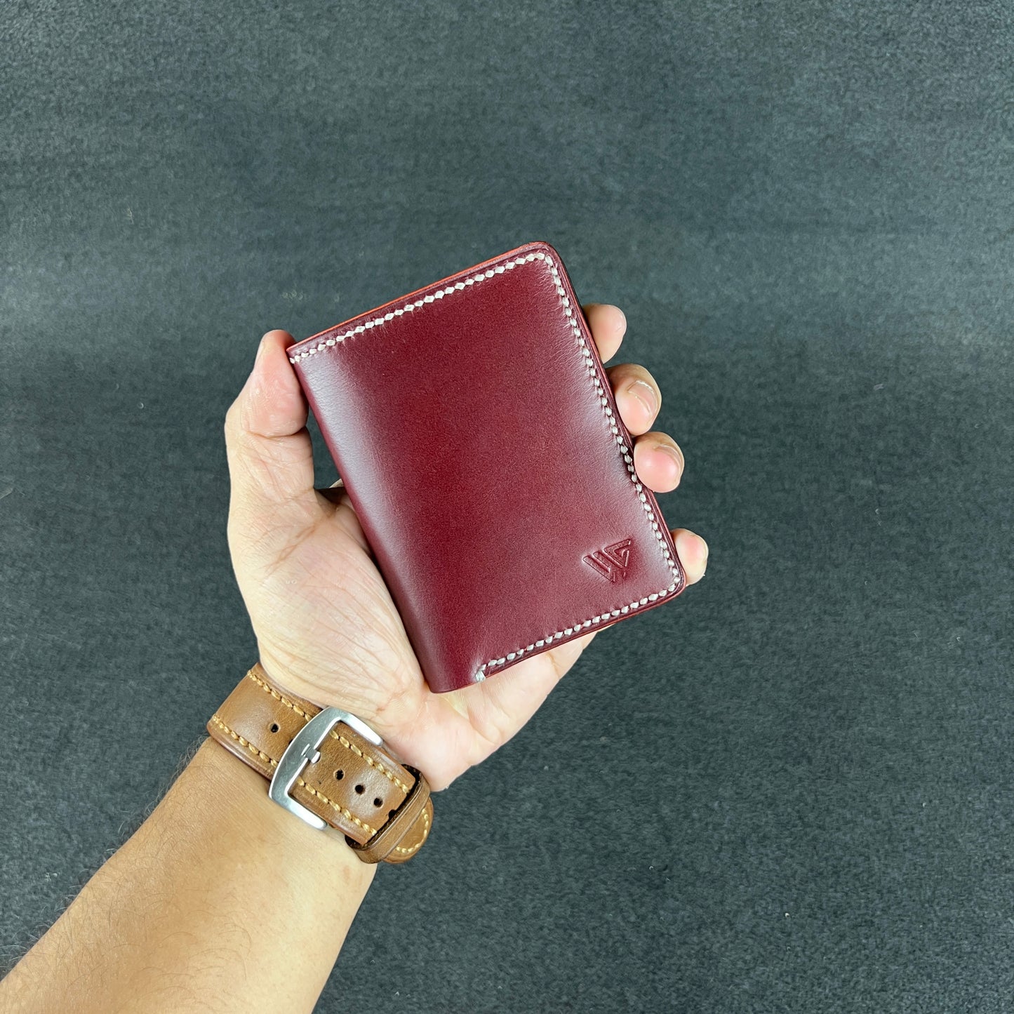 Aven — Vertical Bi-Fold Wallet (WC-V14)