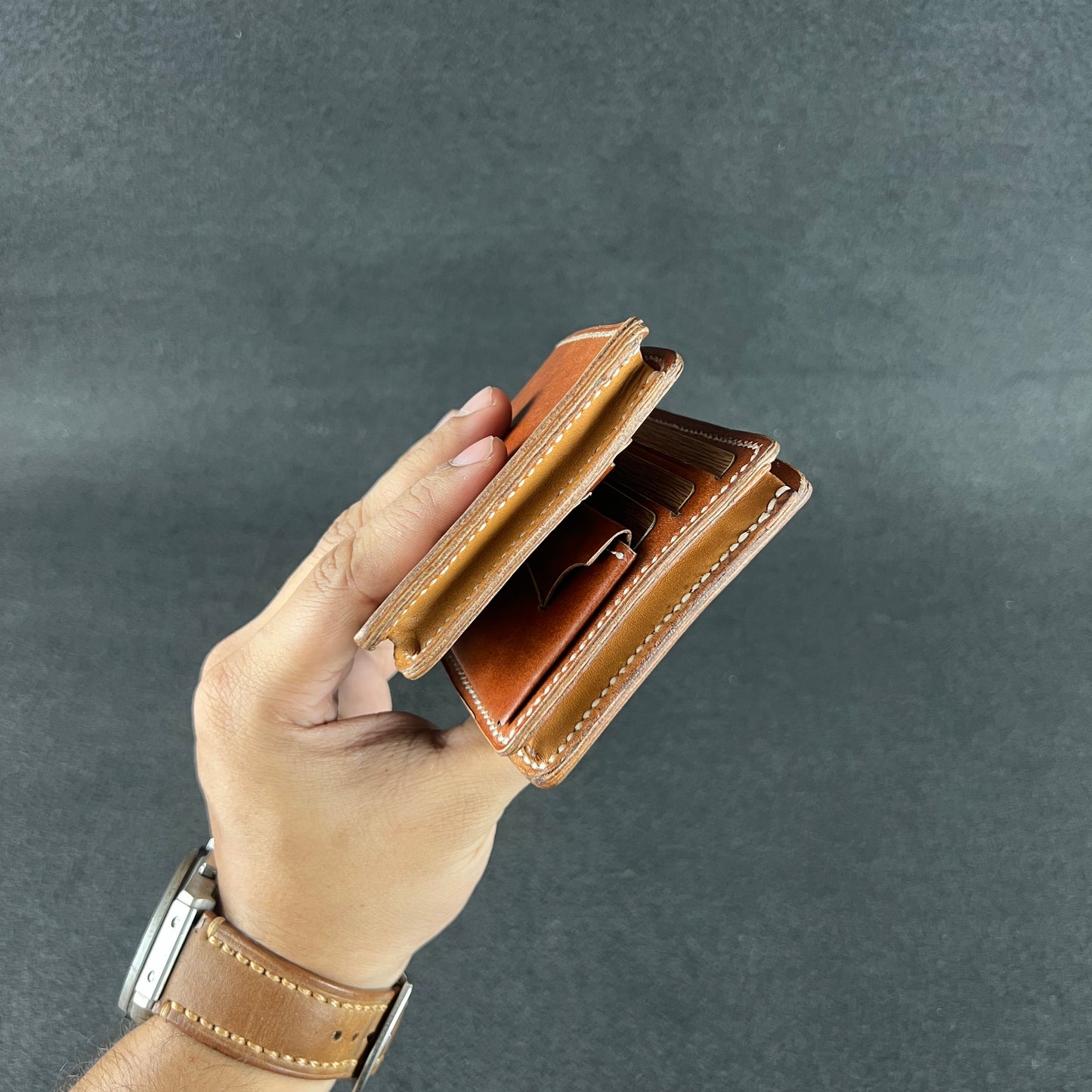 Verto — Classic Bi-Fold Wallet (WC-C39)
