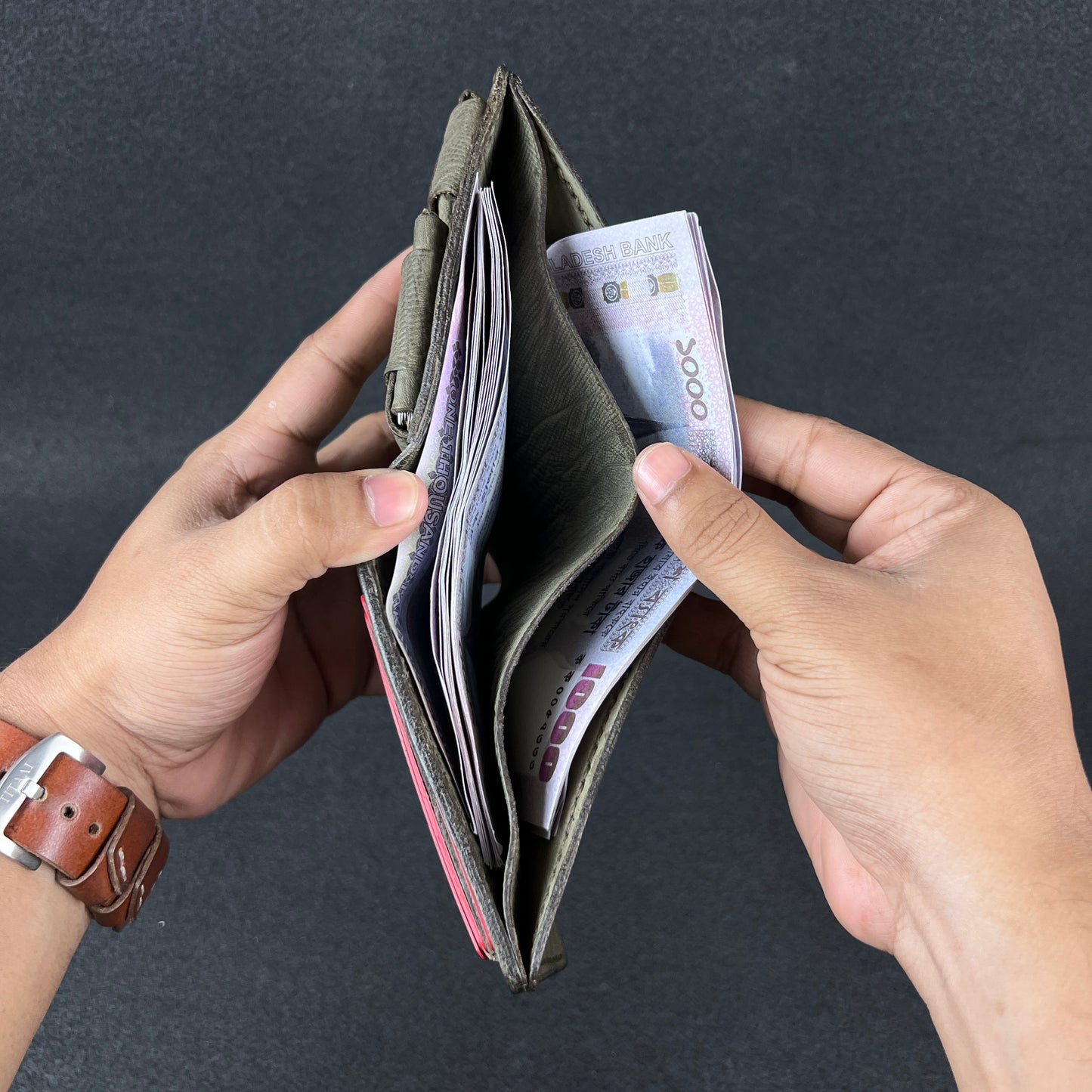 Gliese — Classic Bi-Fold Wallet (WC-C3)