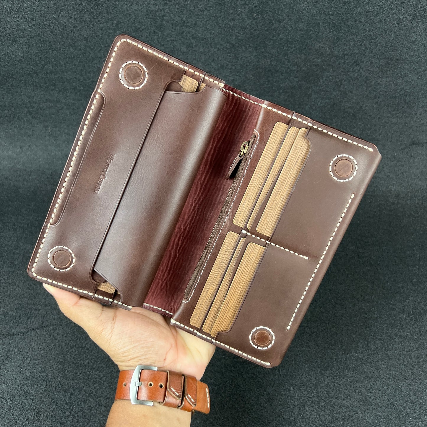 Elvra Pro — Long Wallet (WC-L16 Pro)