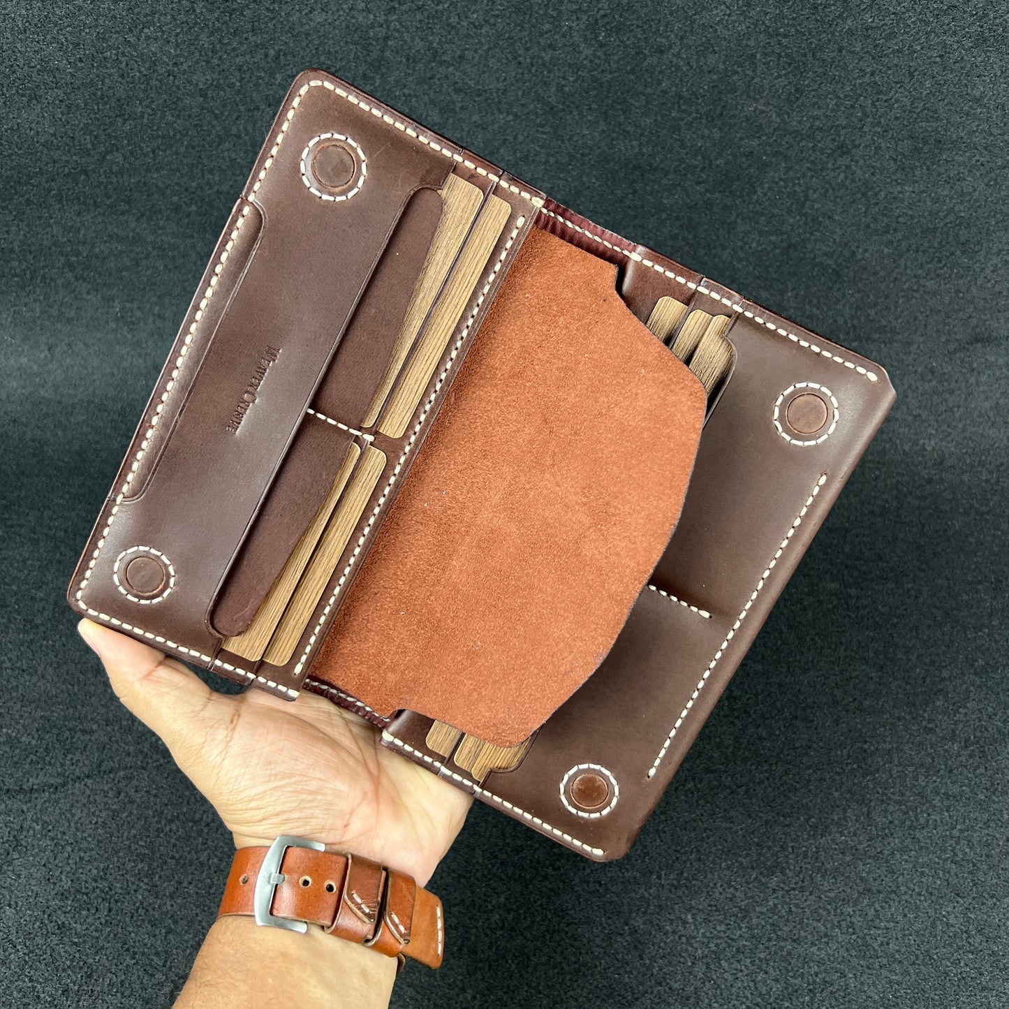 Elvra Pro — Long Wallet (WC-L16 Pro)