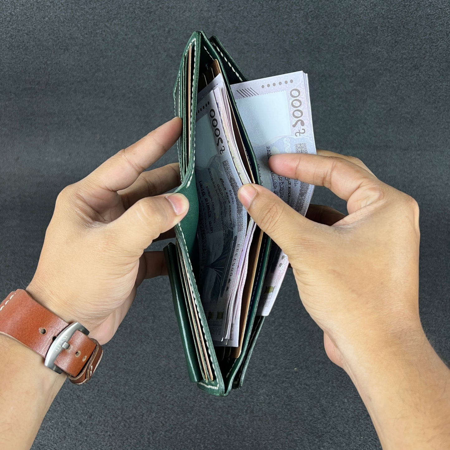 Verto — Classic Bi-Fold Wallet (WC-C39)