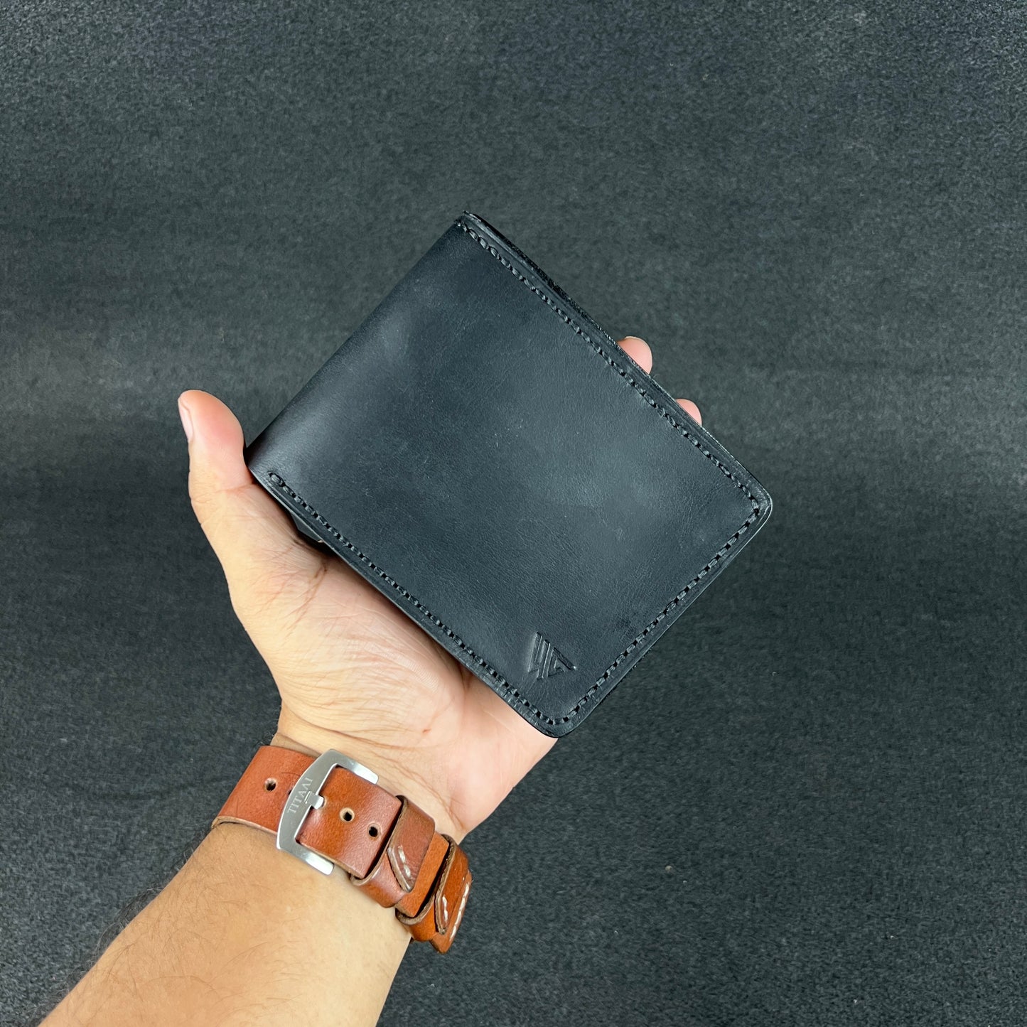 Verto — Classic Bi-Fold Wallet (WC-C39)