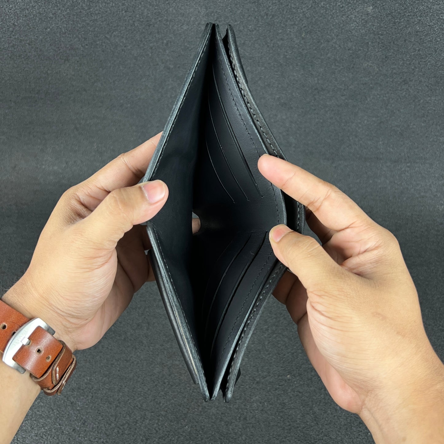 Verto — Classic Bi-Fold Wallet (WC-C39)