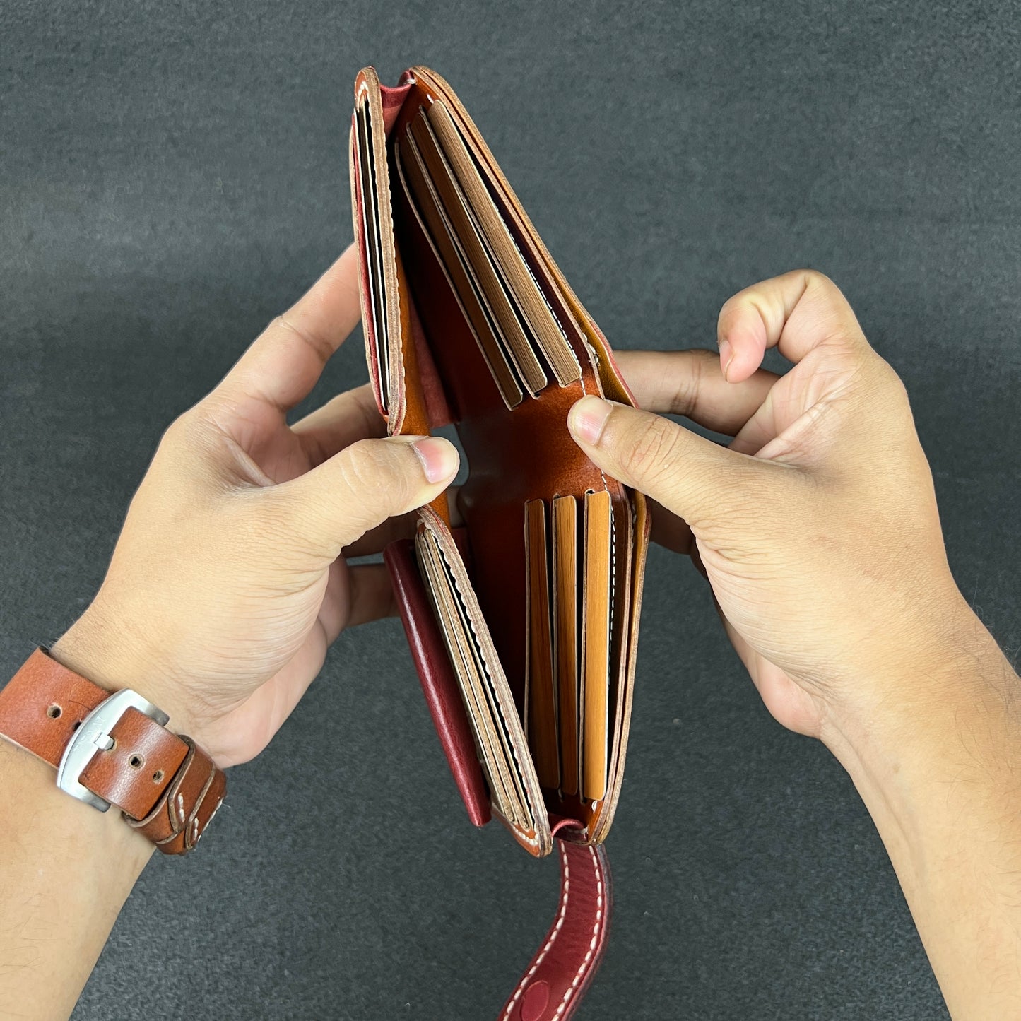 Aezor —  Classic Bi-Fold Wallet (WC-C27)